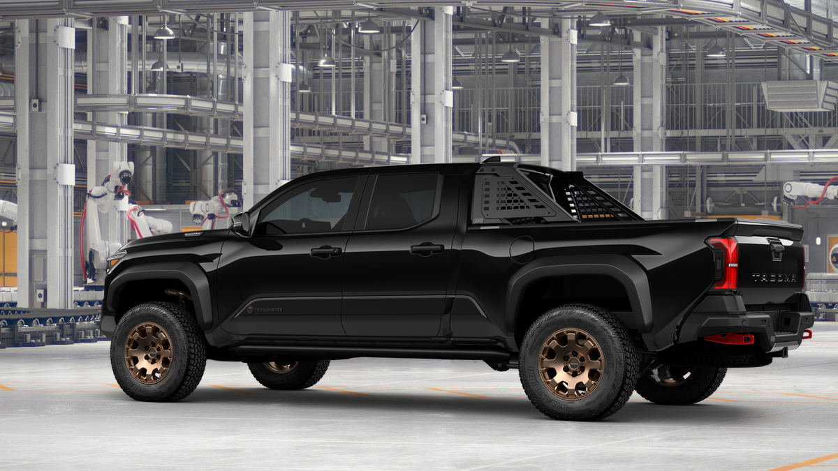 2026 Toyota Tacoma i-FORCE MAX Tacoma Trailhunter
