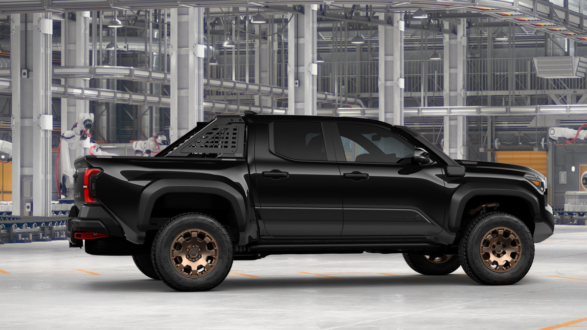 2026 Toyota Tacoma i-FORCE MAX Tacoma Trailhunter