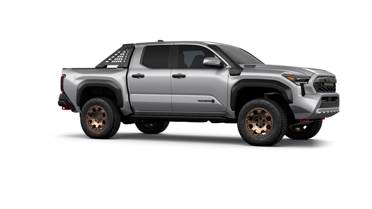 2026 Toyota Tacoma i-FORCE MAX Tacoma Trailhunter
