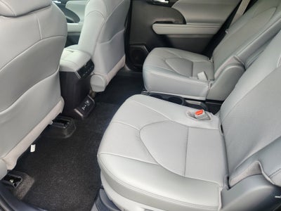 2026 Toyota Highlander Hybrid Limited