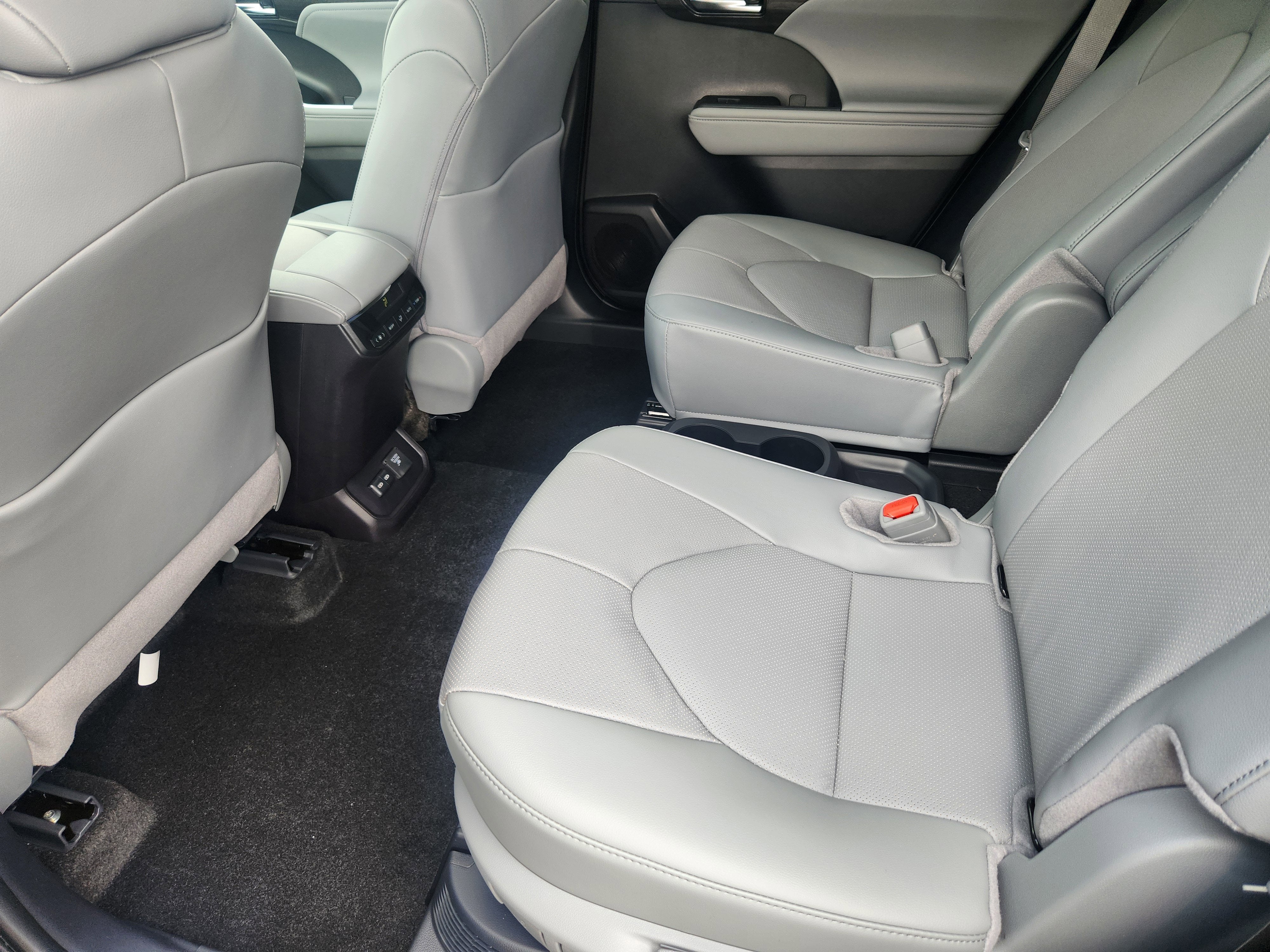 2026 Toyota Highlander Hybrid Limited