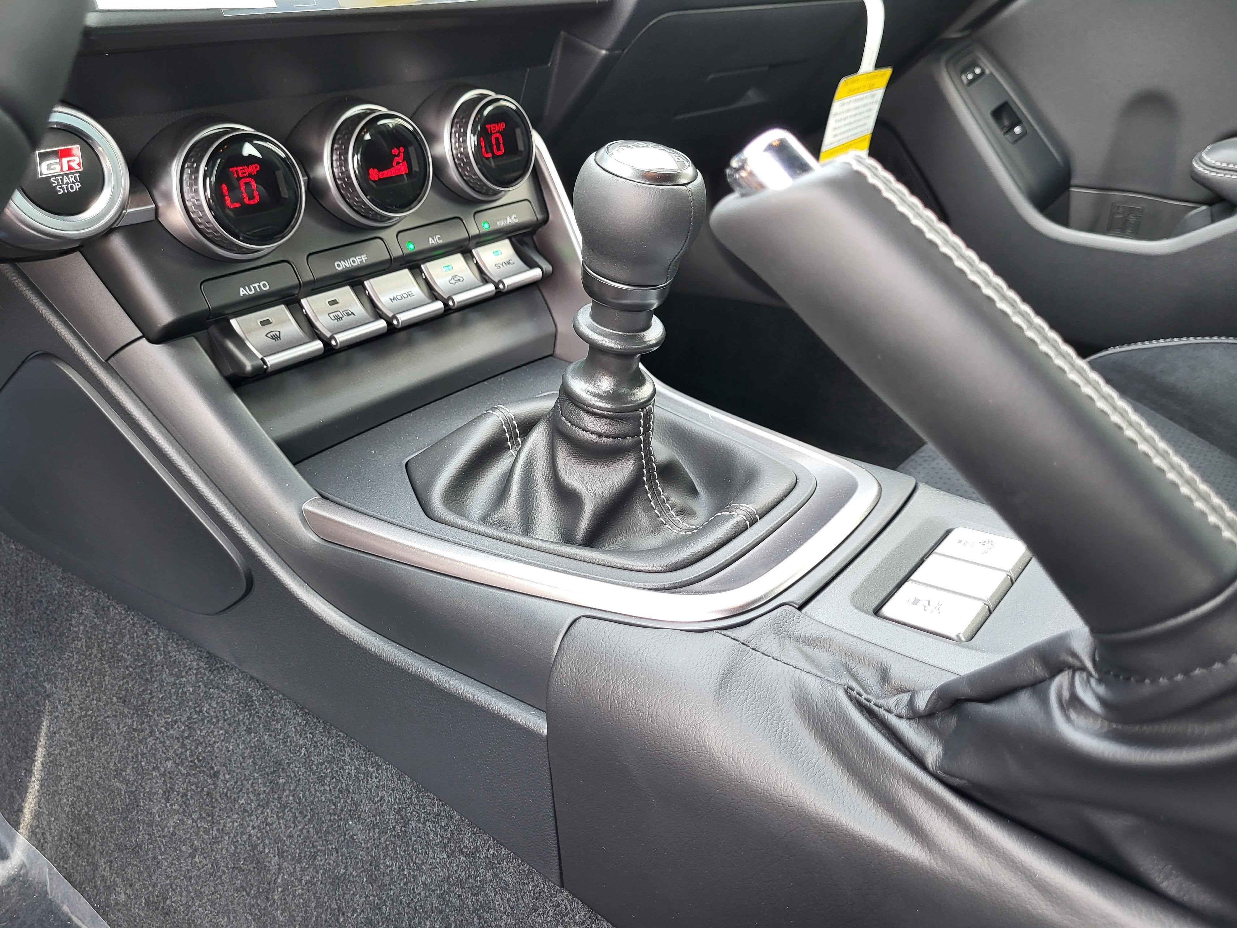 2026 Toyota GR86 Premium MT
