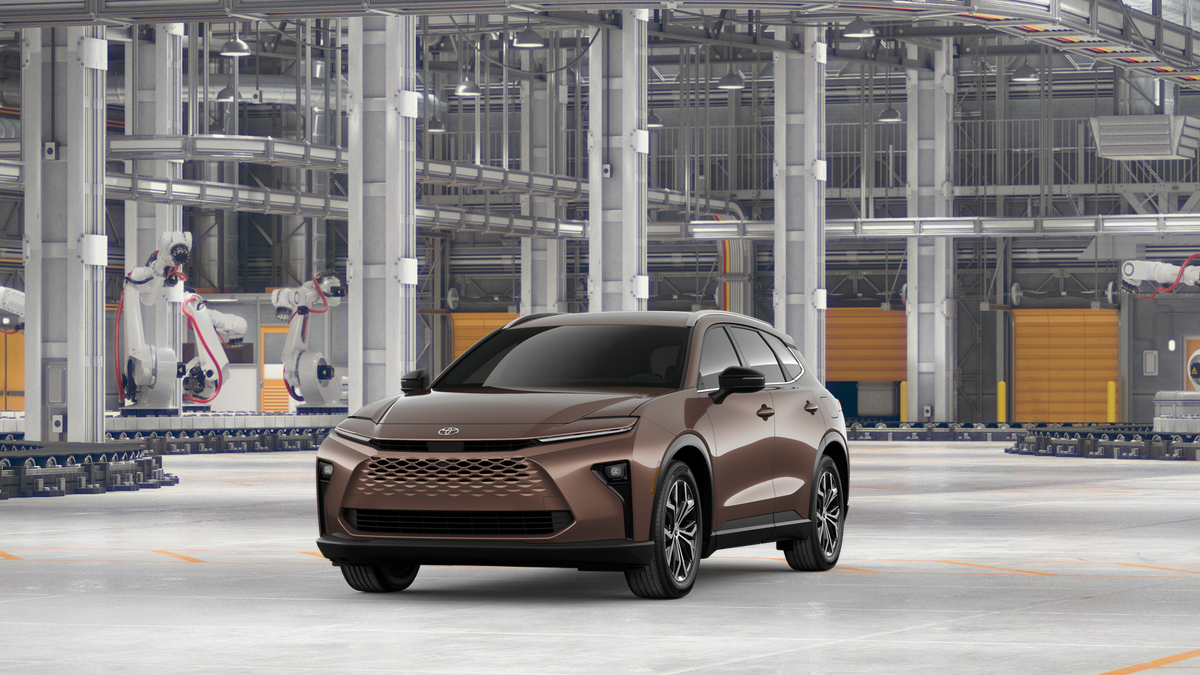 2026 Toyota Crown Signia XLE AWD's photo