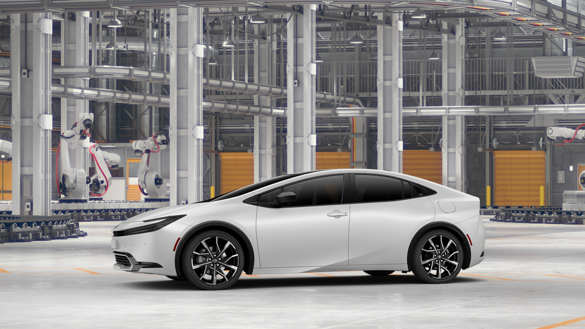 2027 Toyota Prius Plug-in Hybrid XSE Premium