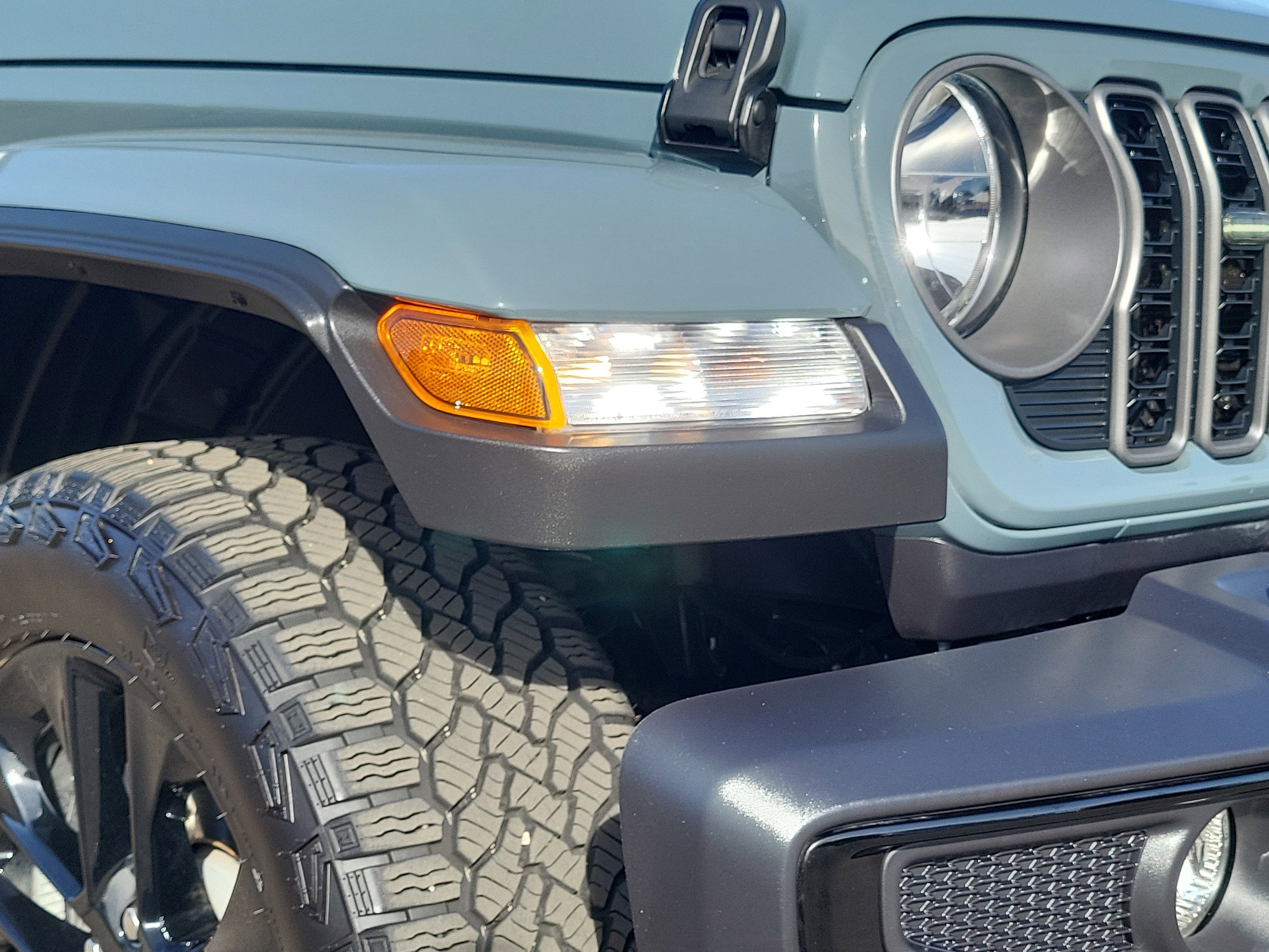 2025 Jeep Gladiator Nighthawk