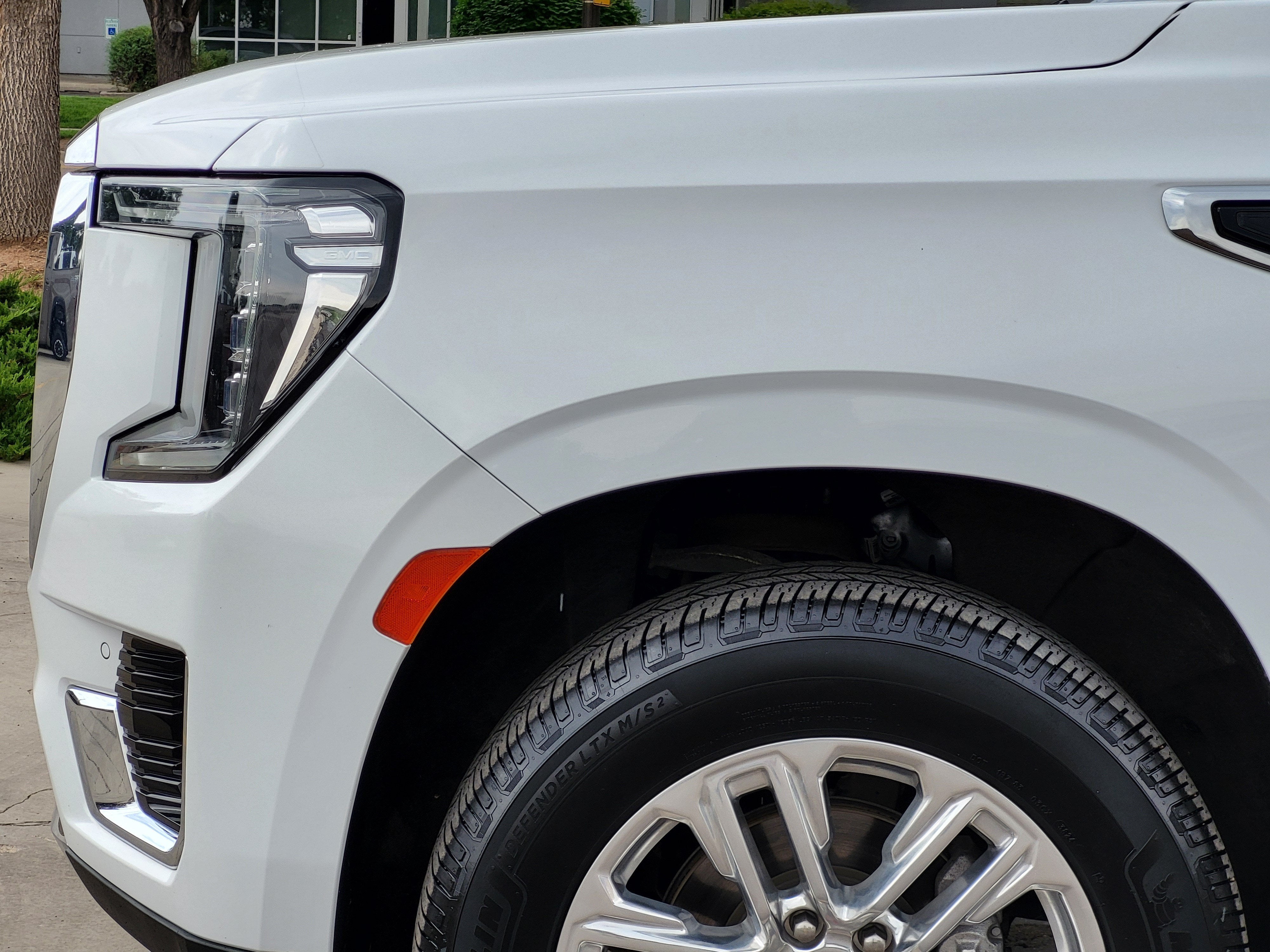 2023 GMC Yukon XL SLT