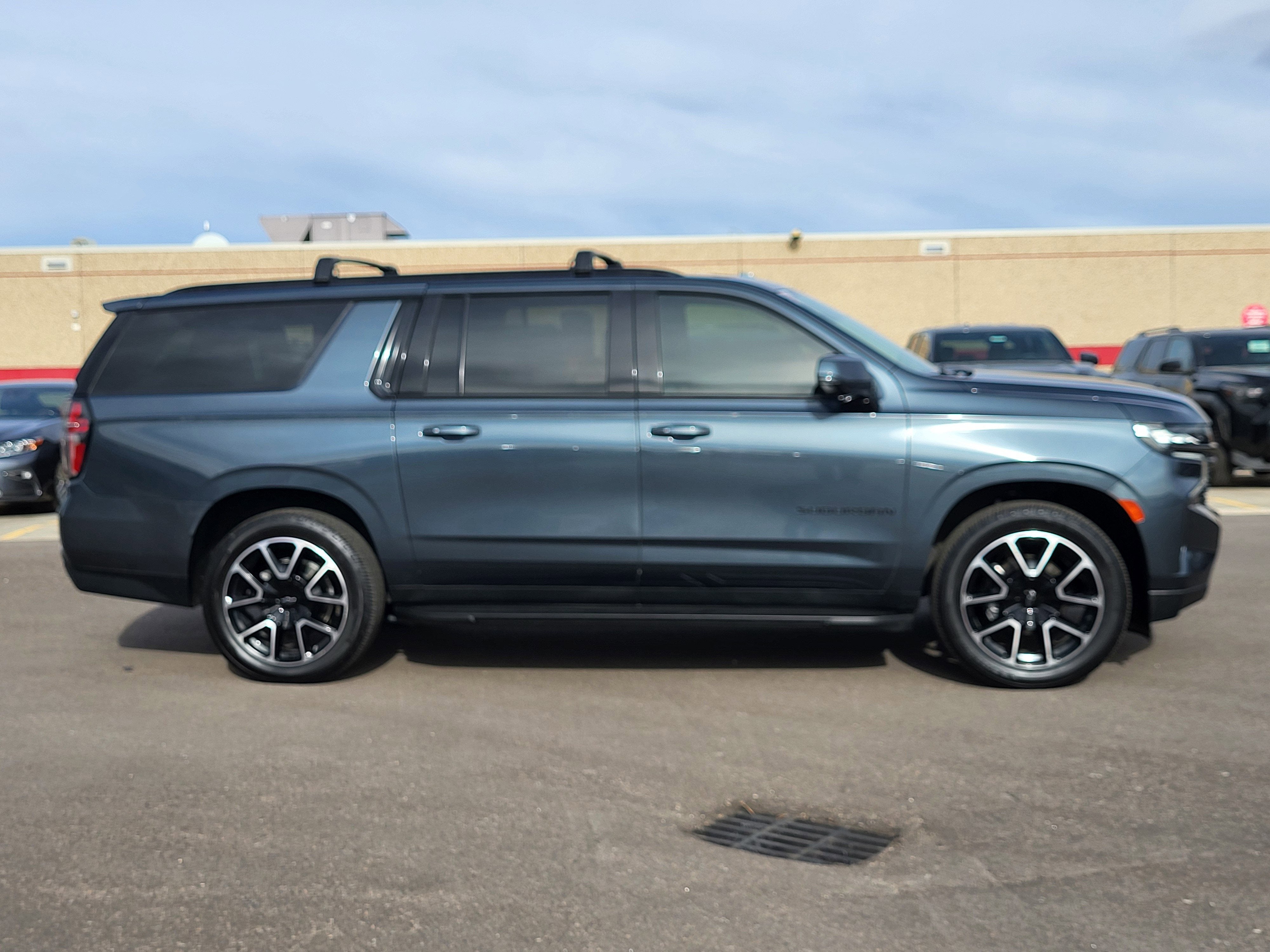 2021 Chevrolet Suburban RST