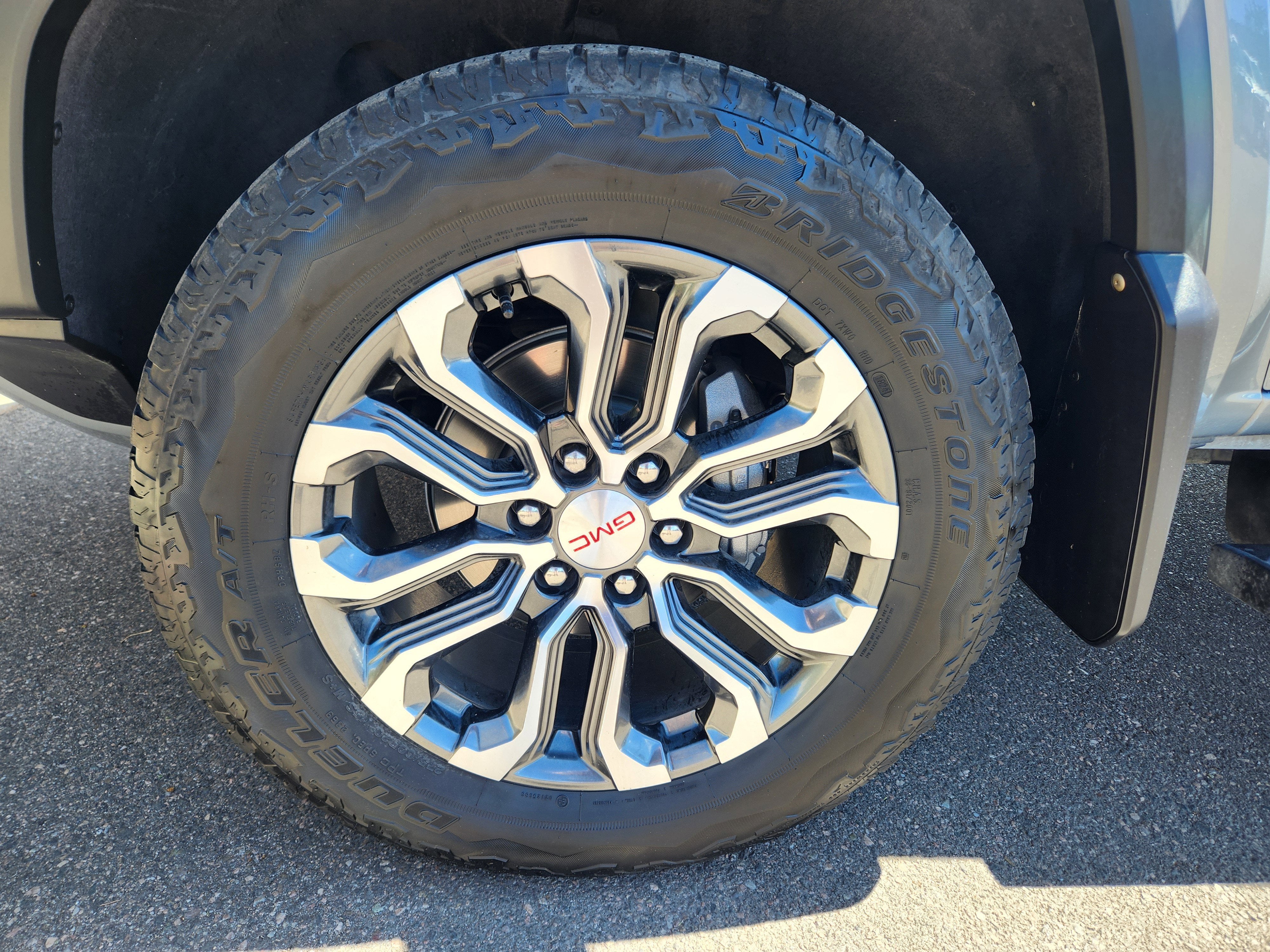 2024 GMC Canyon Denali