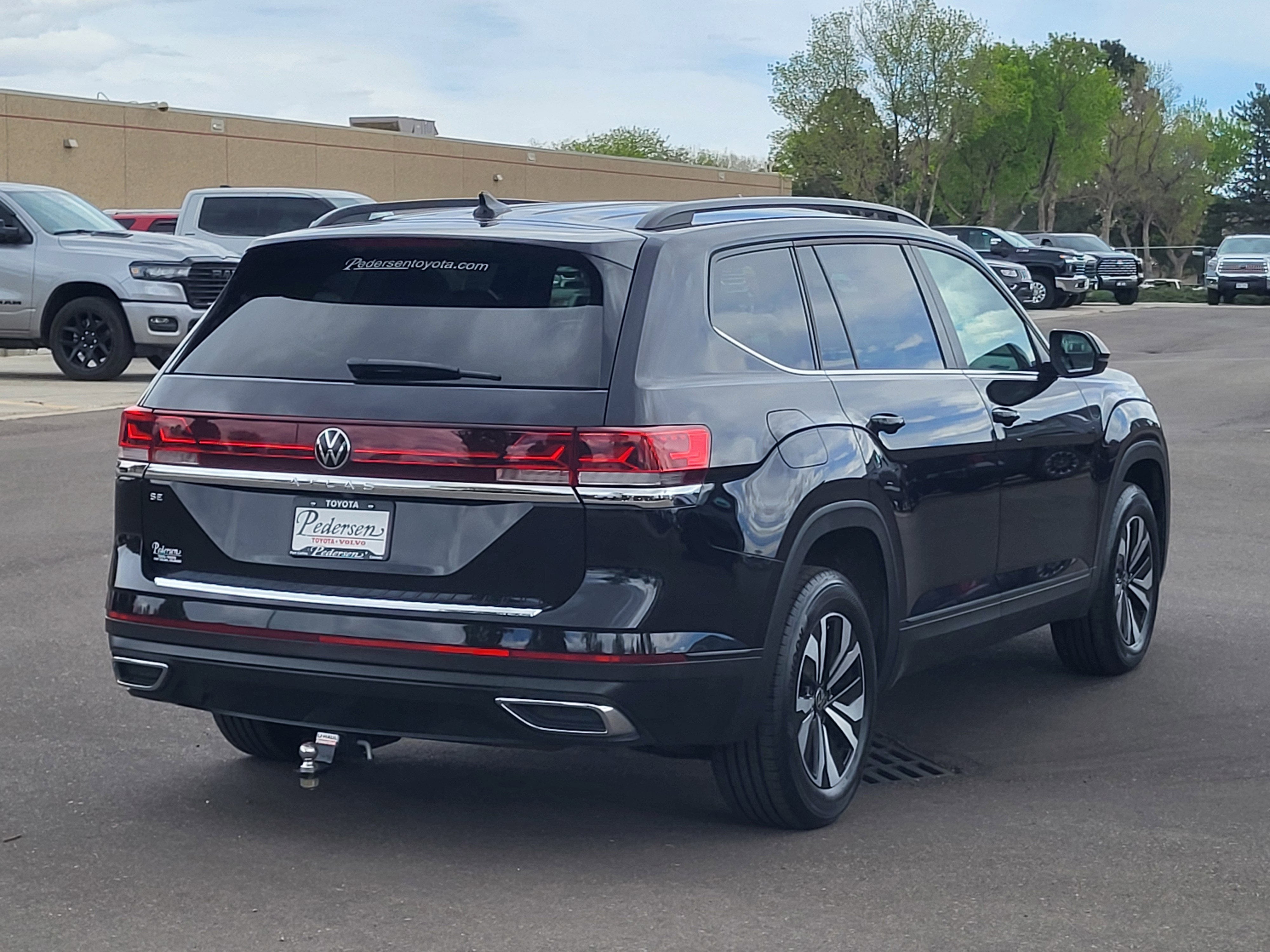 2024 Volkswagen Atlas 2.0T SE