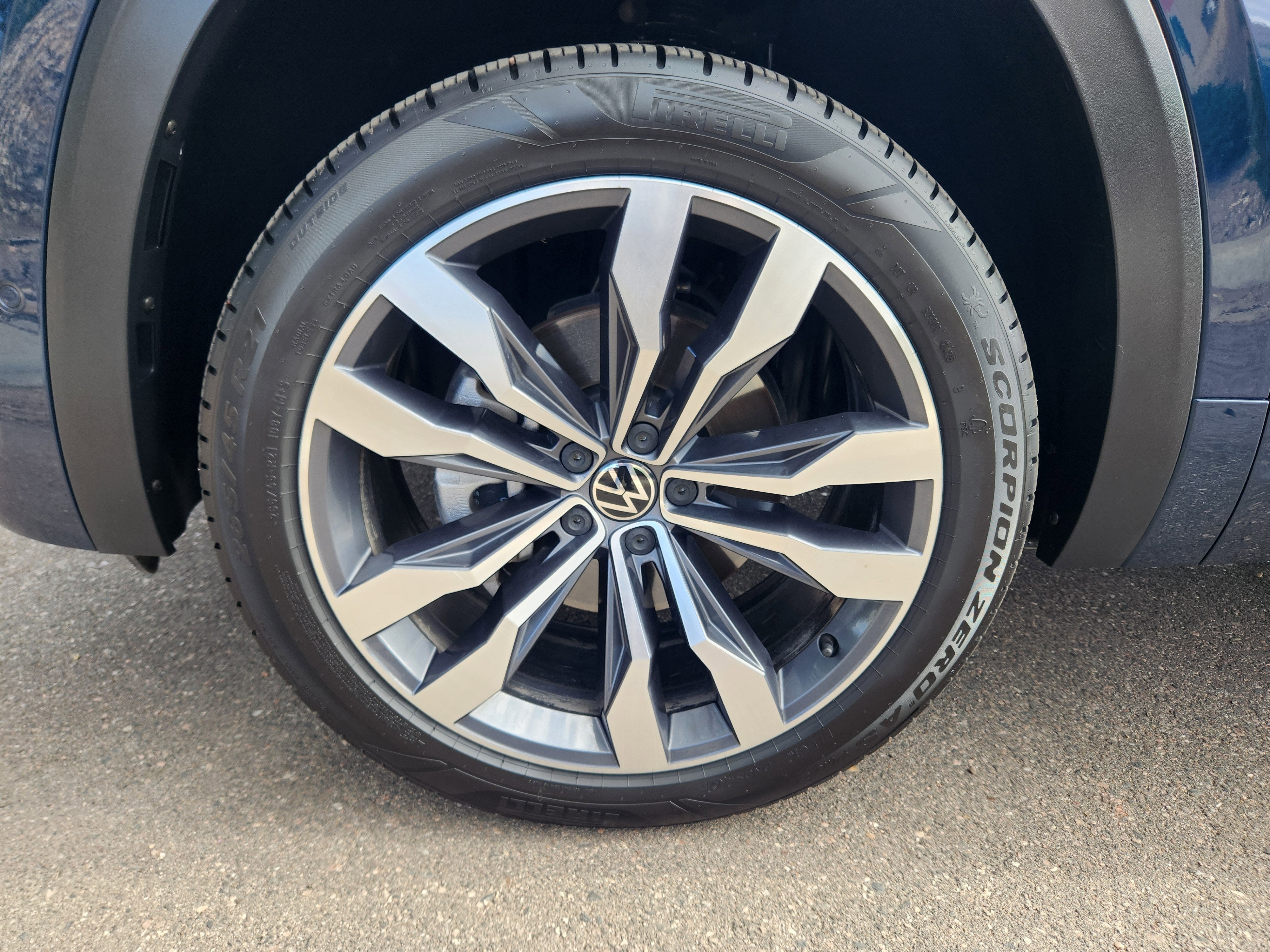 2023 Volkswagen Atlas Cross Sport 3.6L V6 SEL Premium R-Line