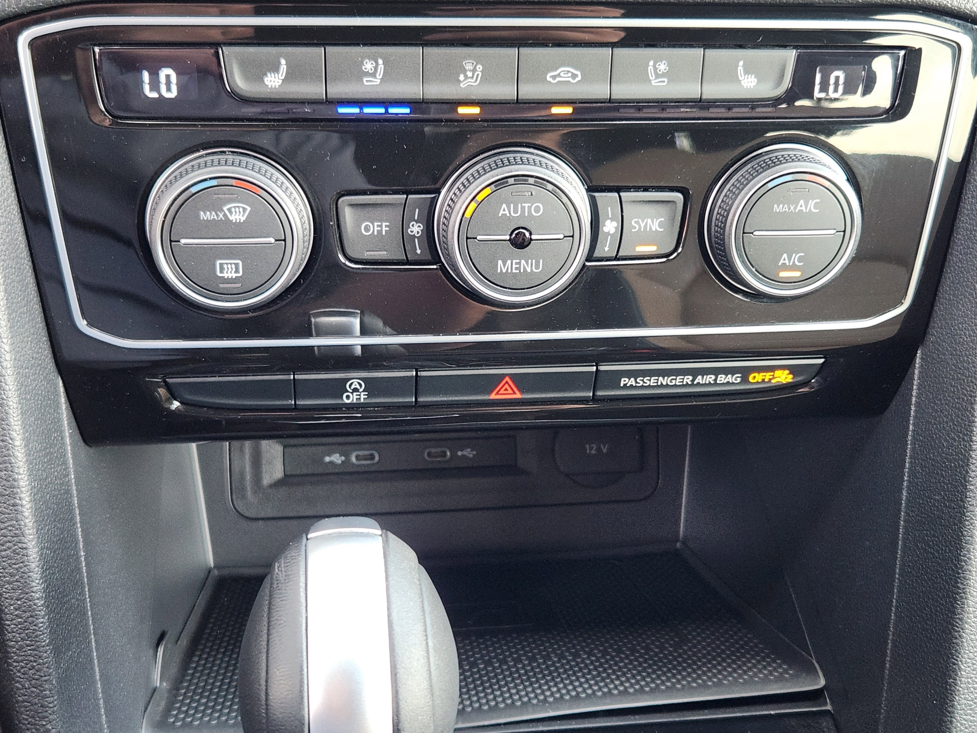 2023 Volkswagen Atlas Cross Sport 3.6L V6 SEL Premium R-Line