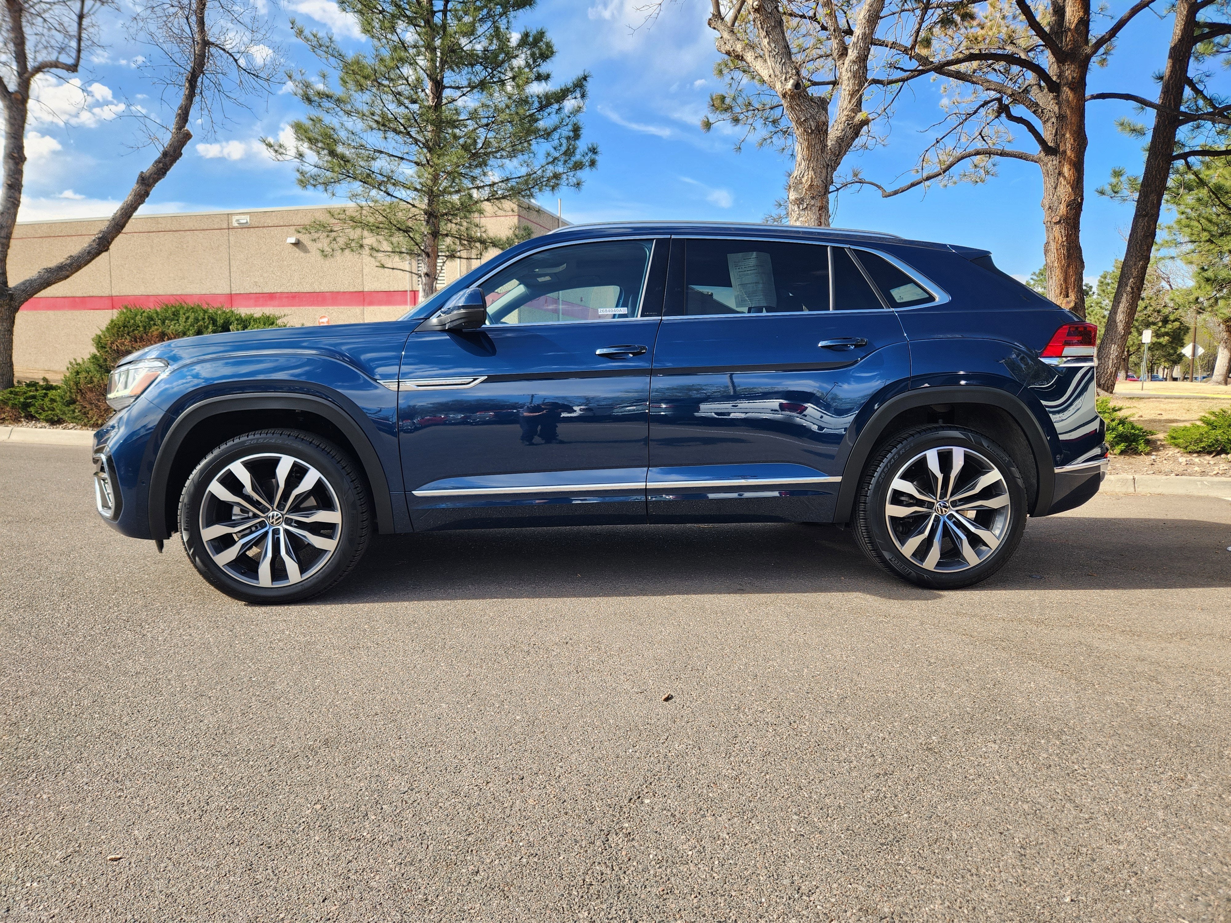 2023 Volkswagen Atlas Cross Sport 3.6L V6 SEL Premium R-Line