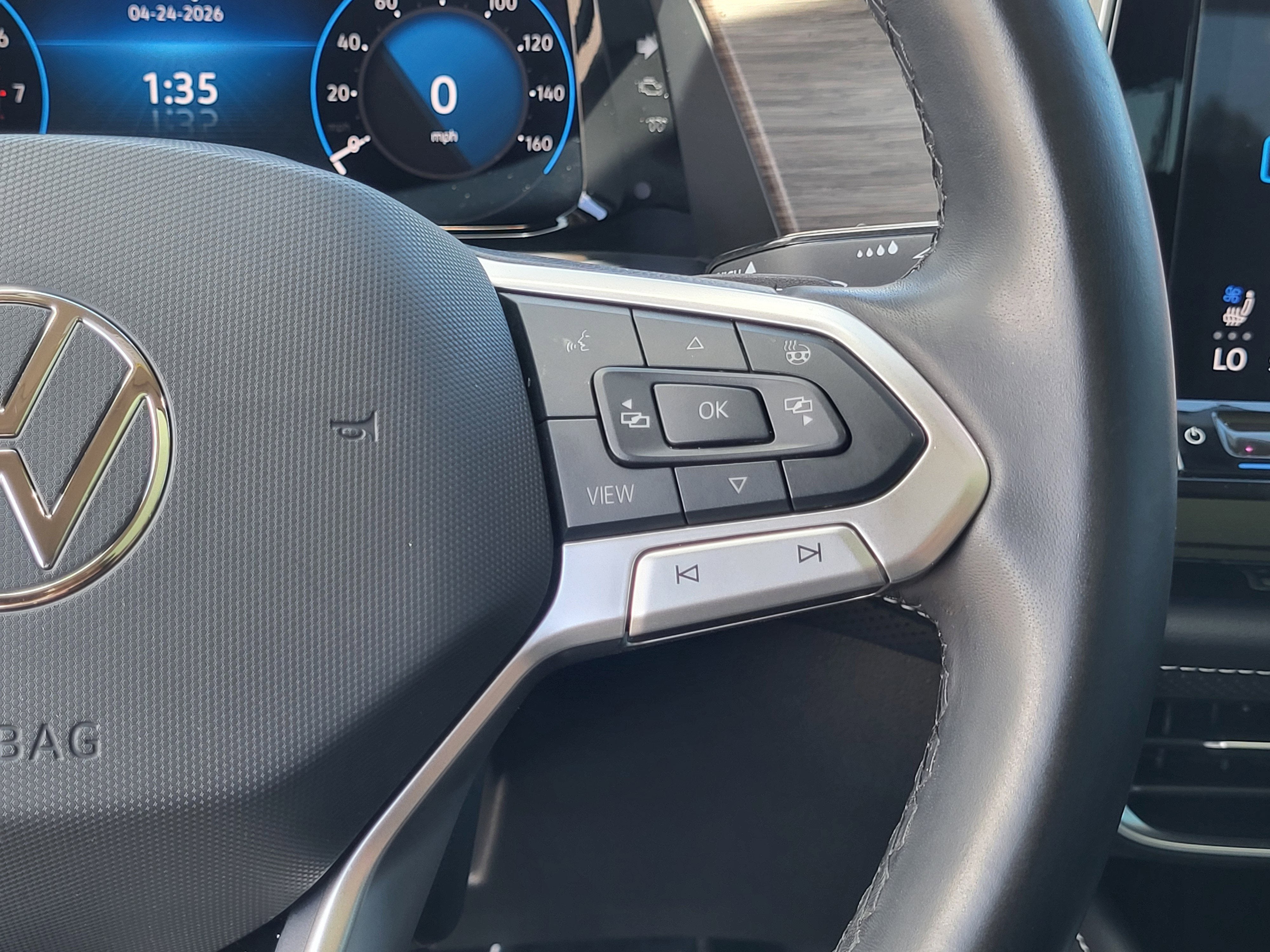 2024 Volkswagen Atlas 2.0T SEL Premium R-Line