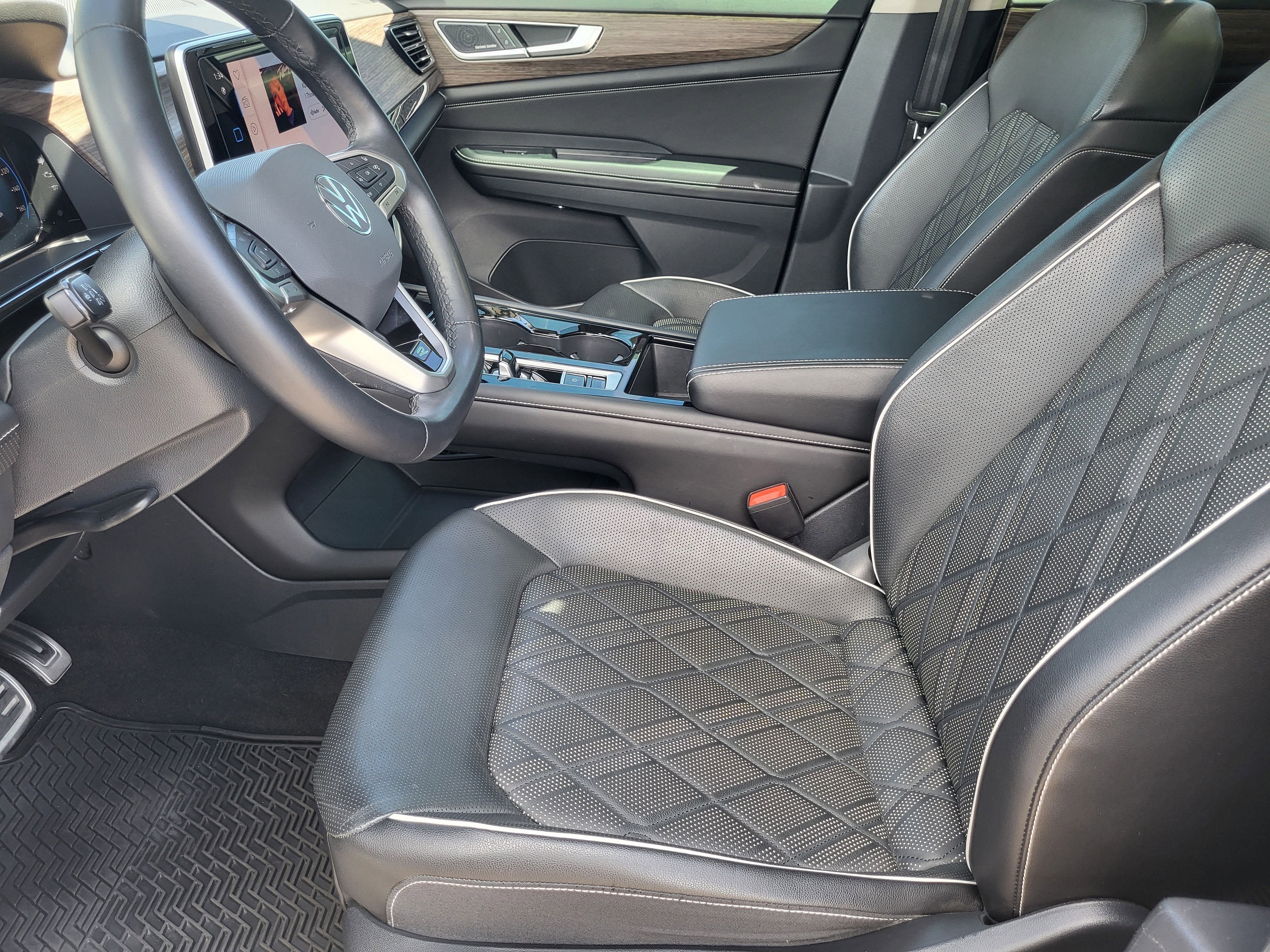 2024 Volkswagen Atlas 2.0T SEL Premium R-Line