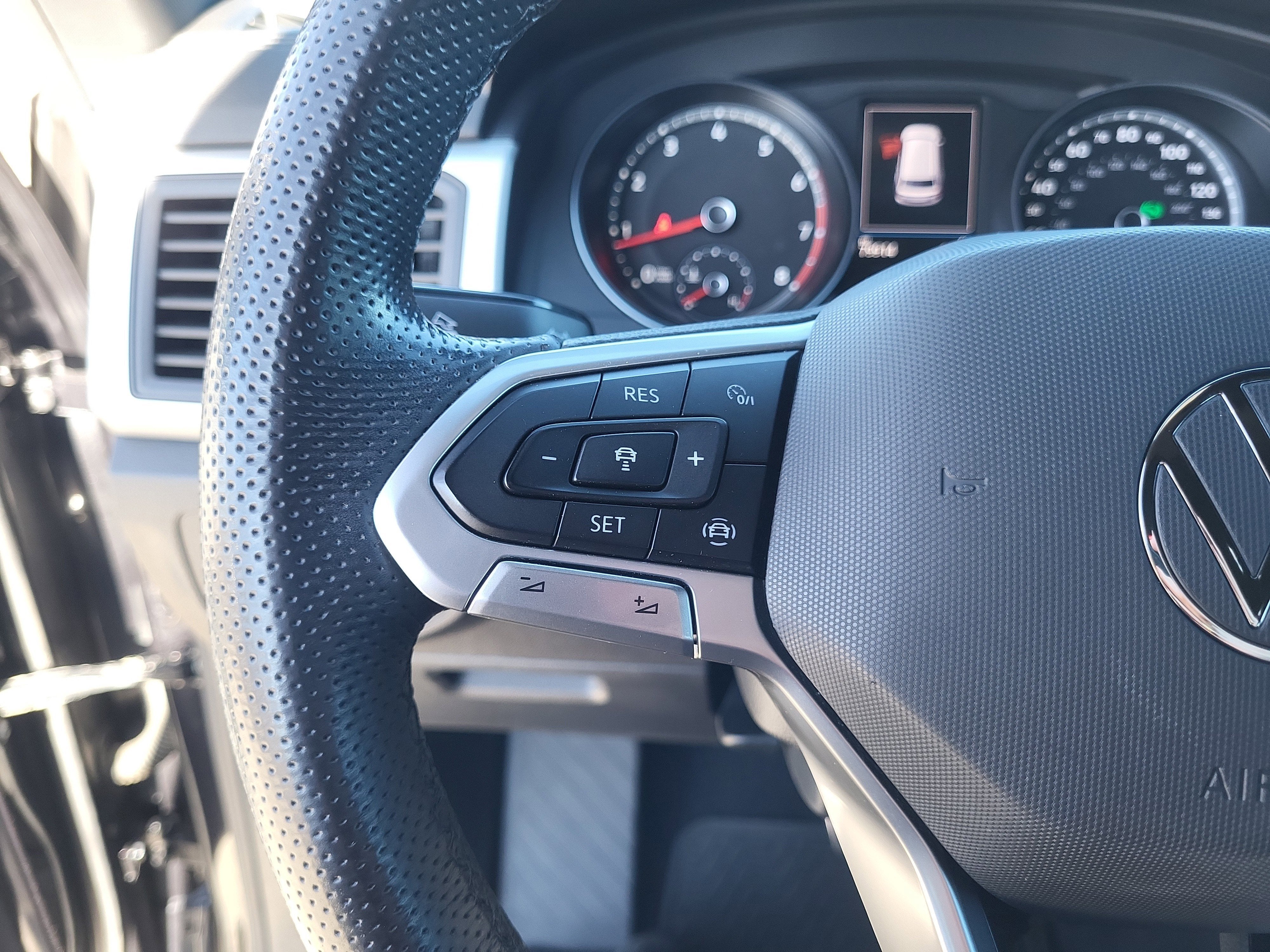 2021 Volkswagen Atlas Cross Sport 3.6L V6 SE w/Technology R-Line