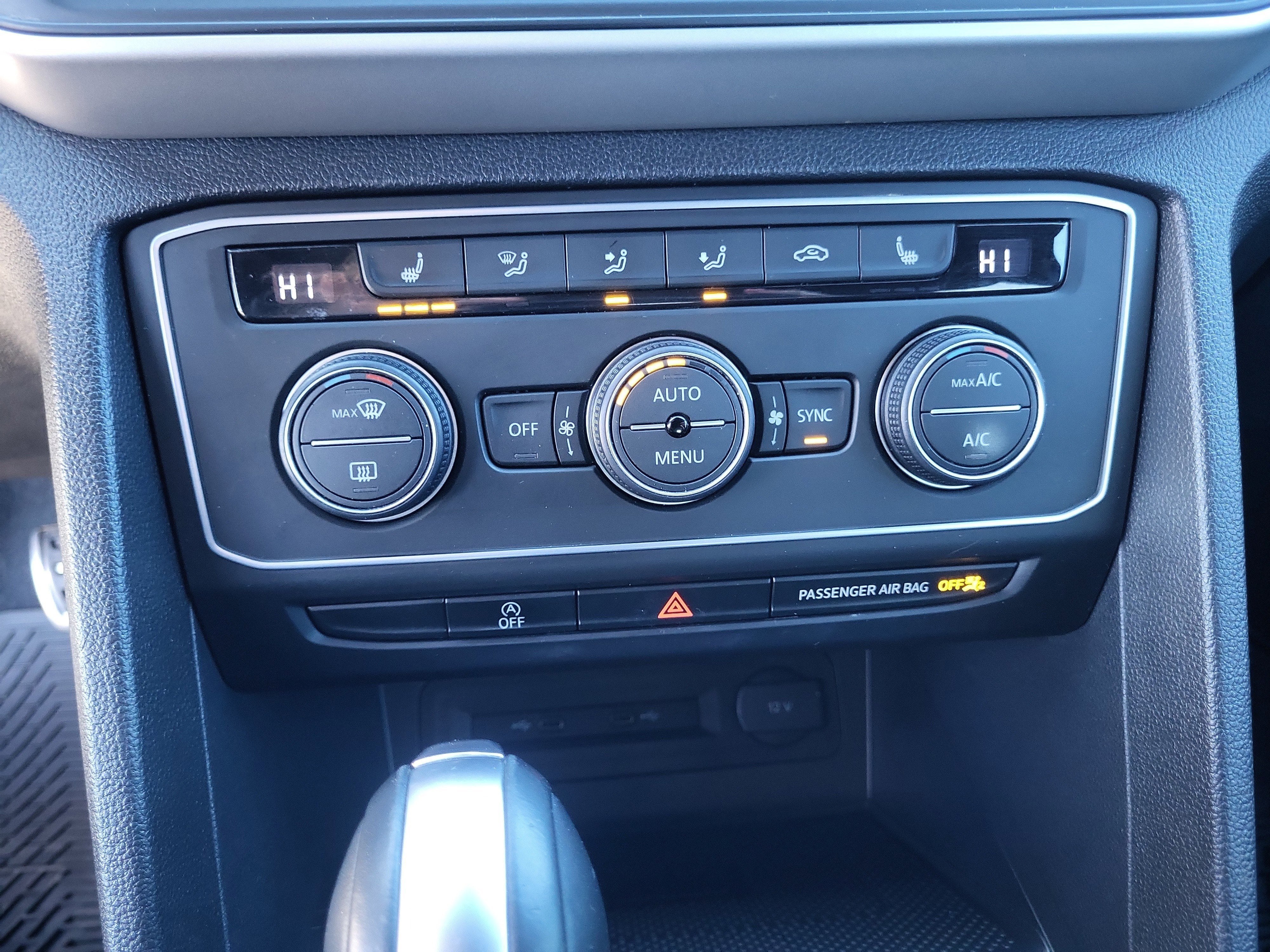 2021 Volkswagen Atlas Cross Sport 3.6L V6 SE w/Technology R-Line