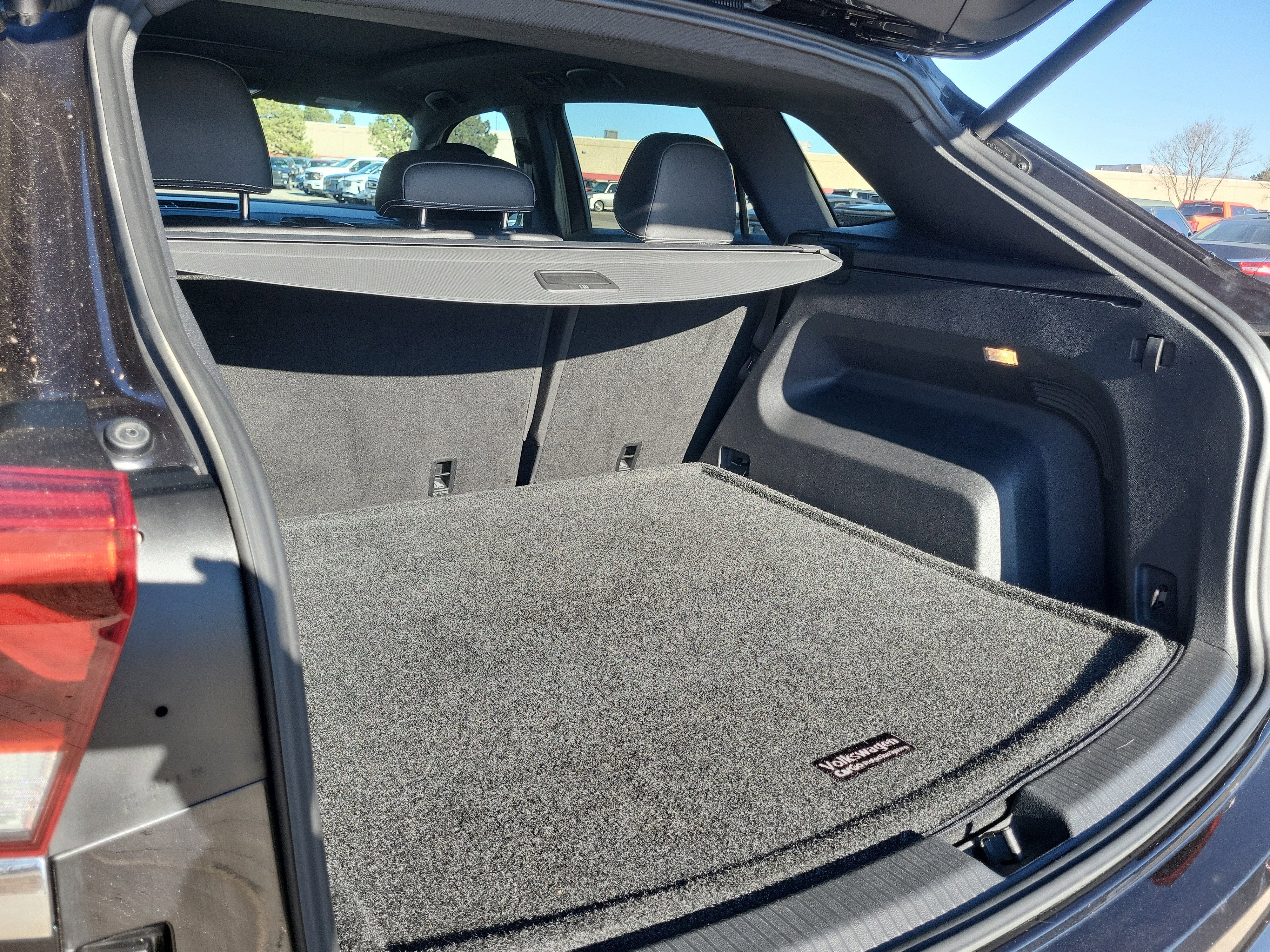 2021 Volkswagen Atlas Cross Sport 3.6L V6 SE w/Technology R-Line