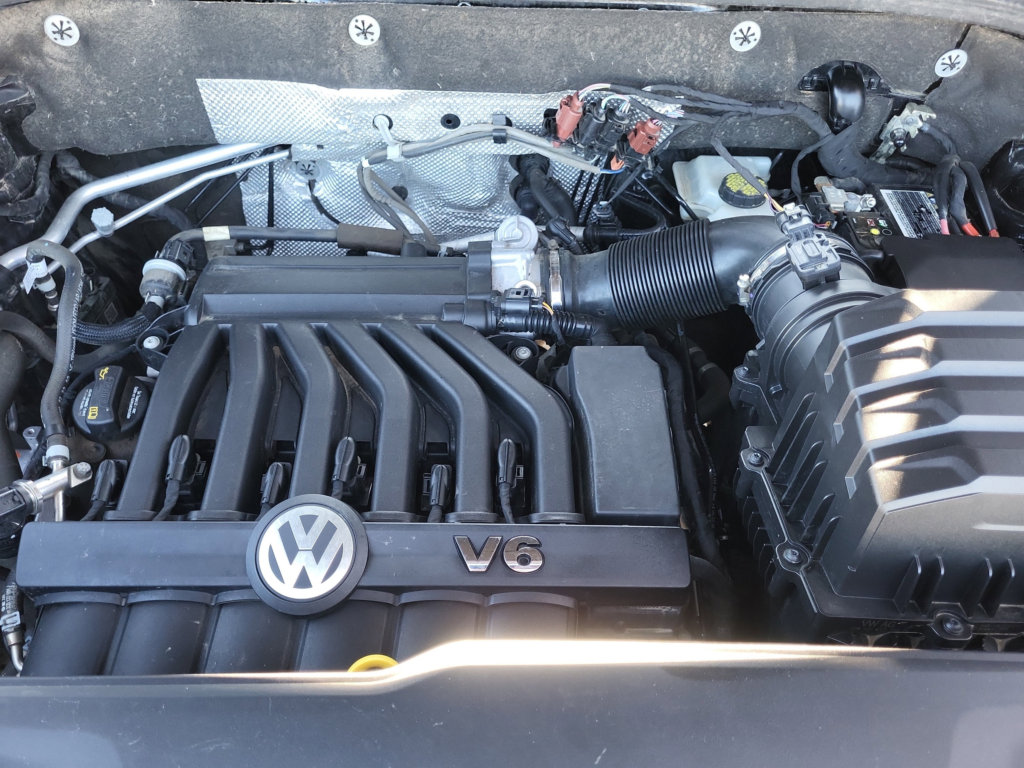 2021 Volkswagen Atlas Cross Sport 3.6L V6 SE w/Technology R-Line