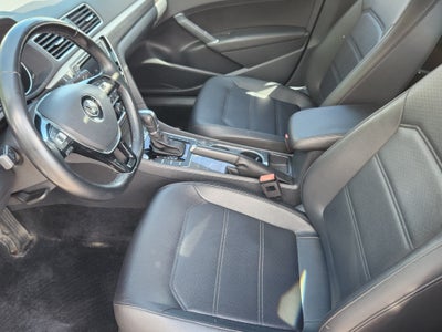 2017 Volkswagen Passat 1.8T SE