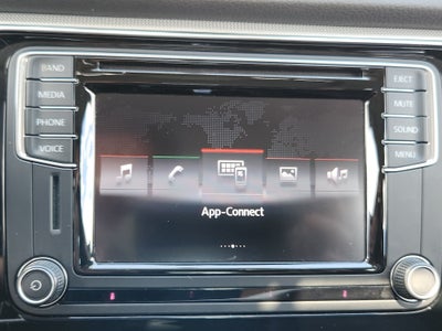 2017 Volkswagen Passat 1.8T SE