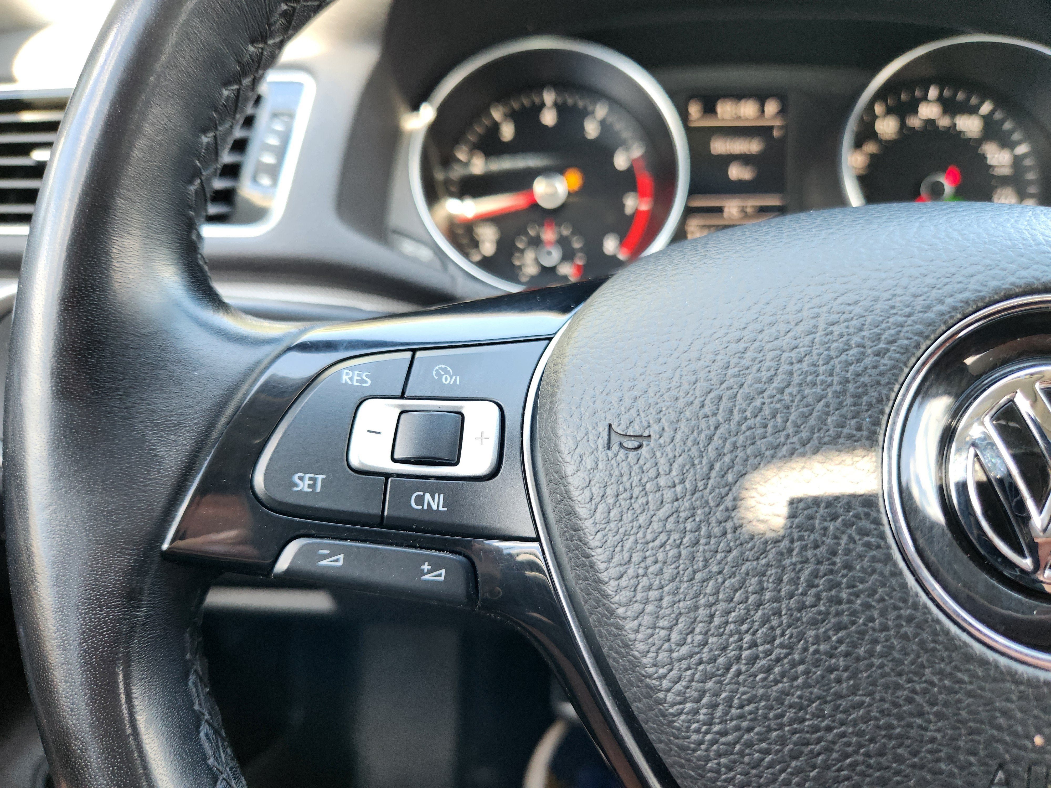 2017 Volkswagen Passat 1.8T SE