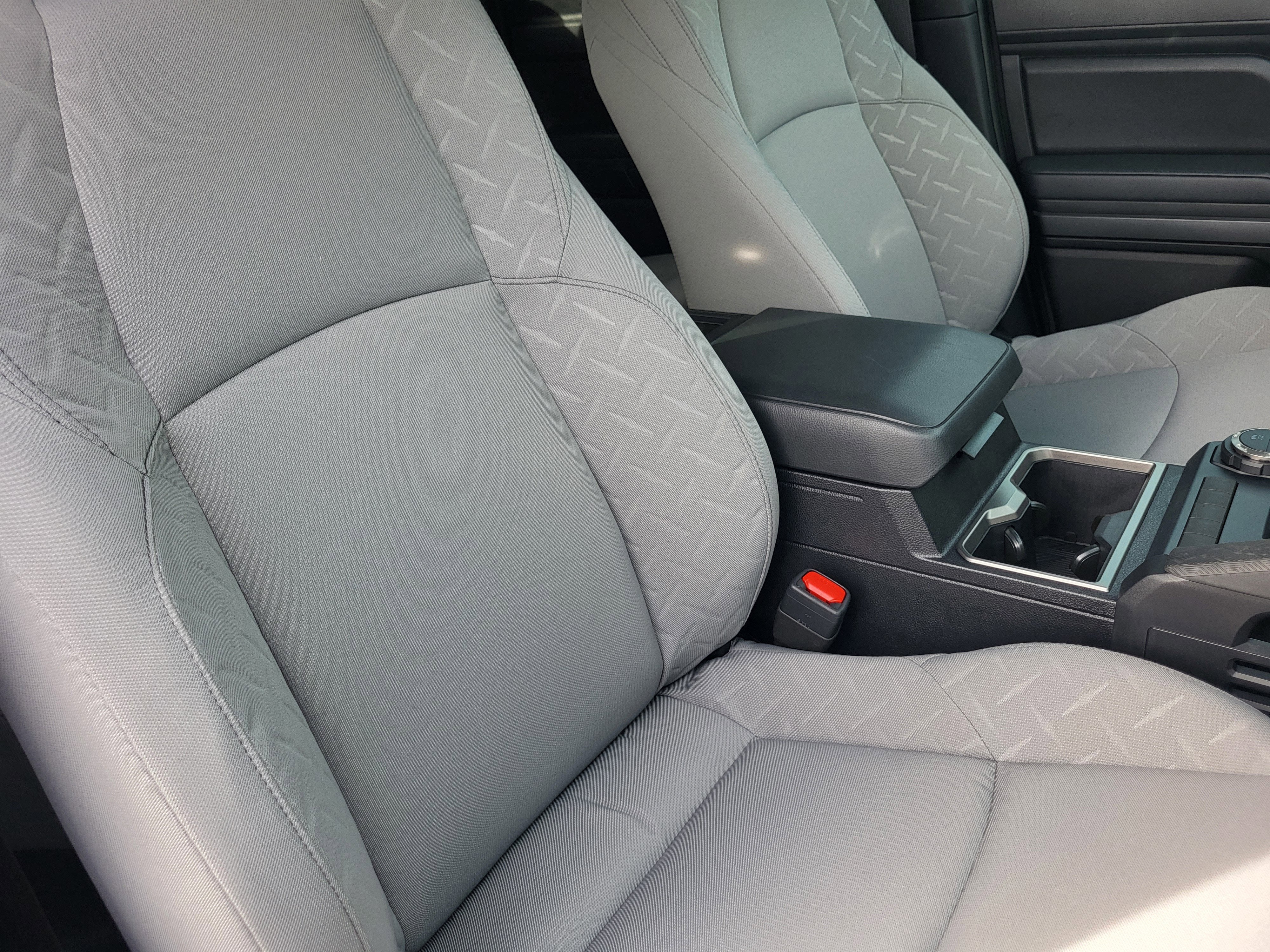 2025 Toyota Tacoma 4WD SR5