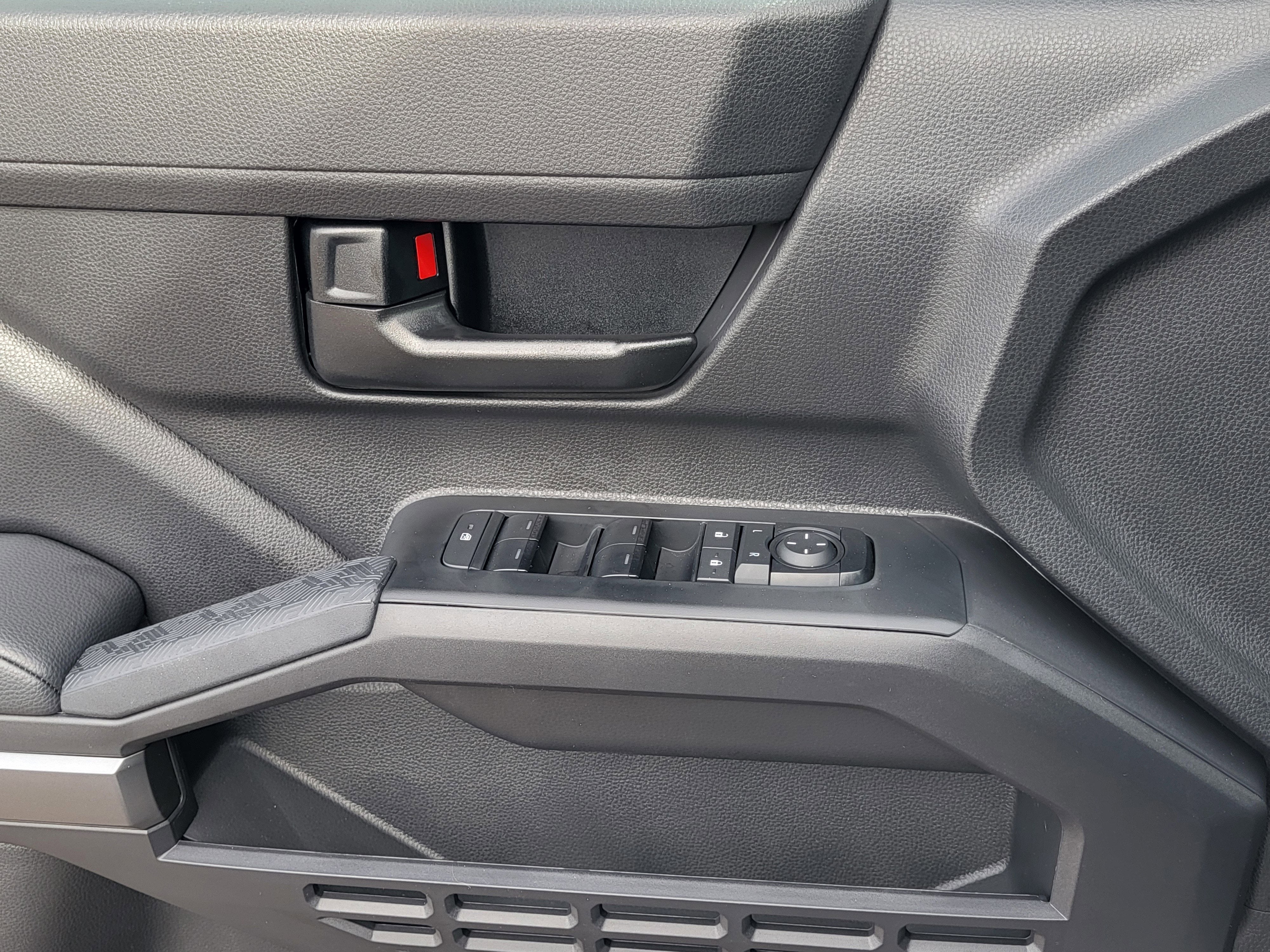 2025 Toyota Tacoma 4WD SR5