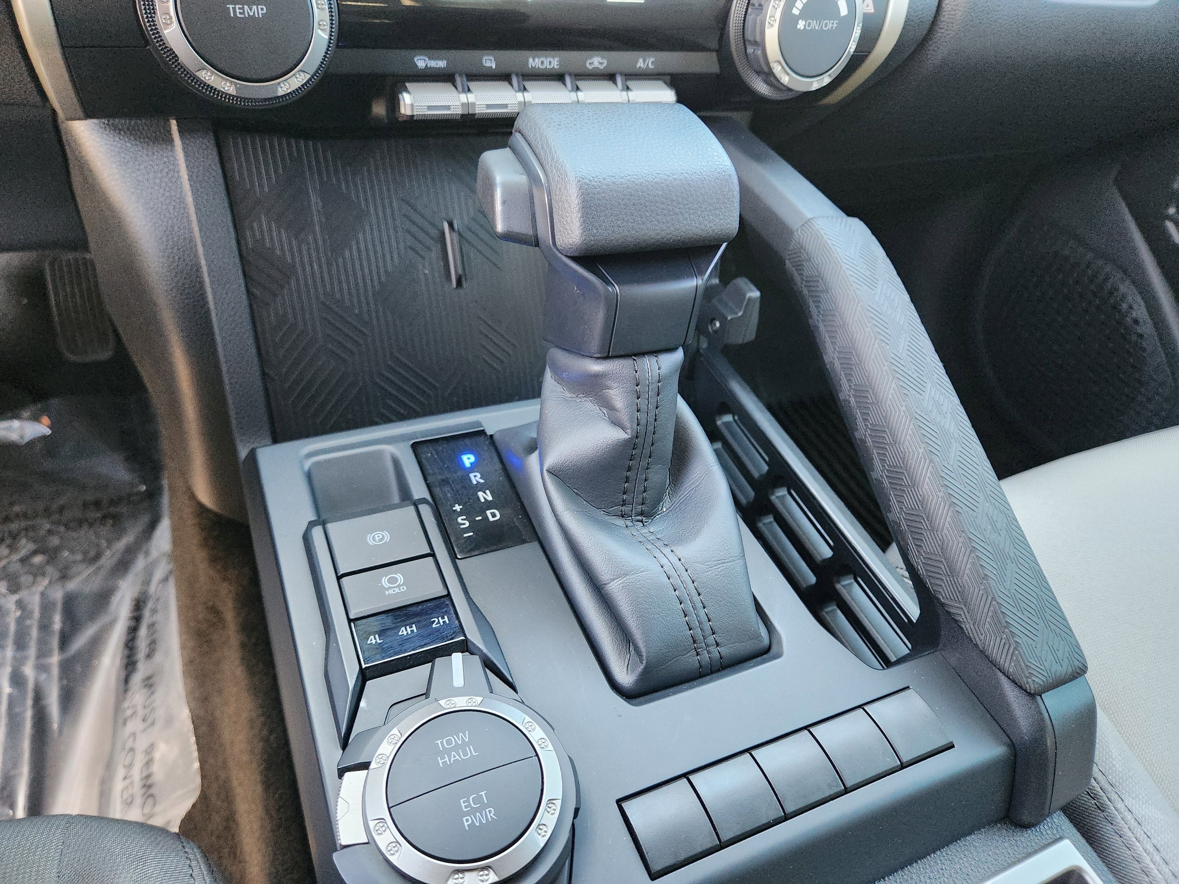 2024 Toyota Tacoma 4WD SR5