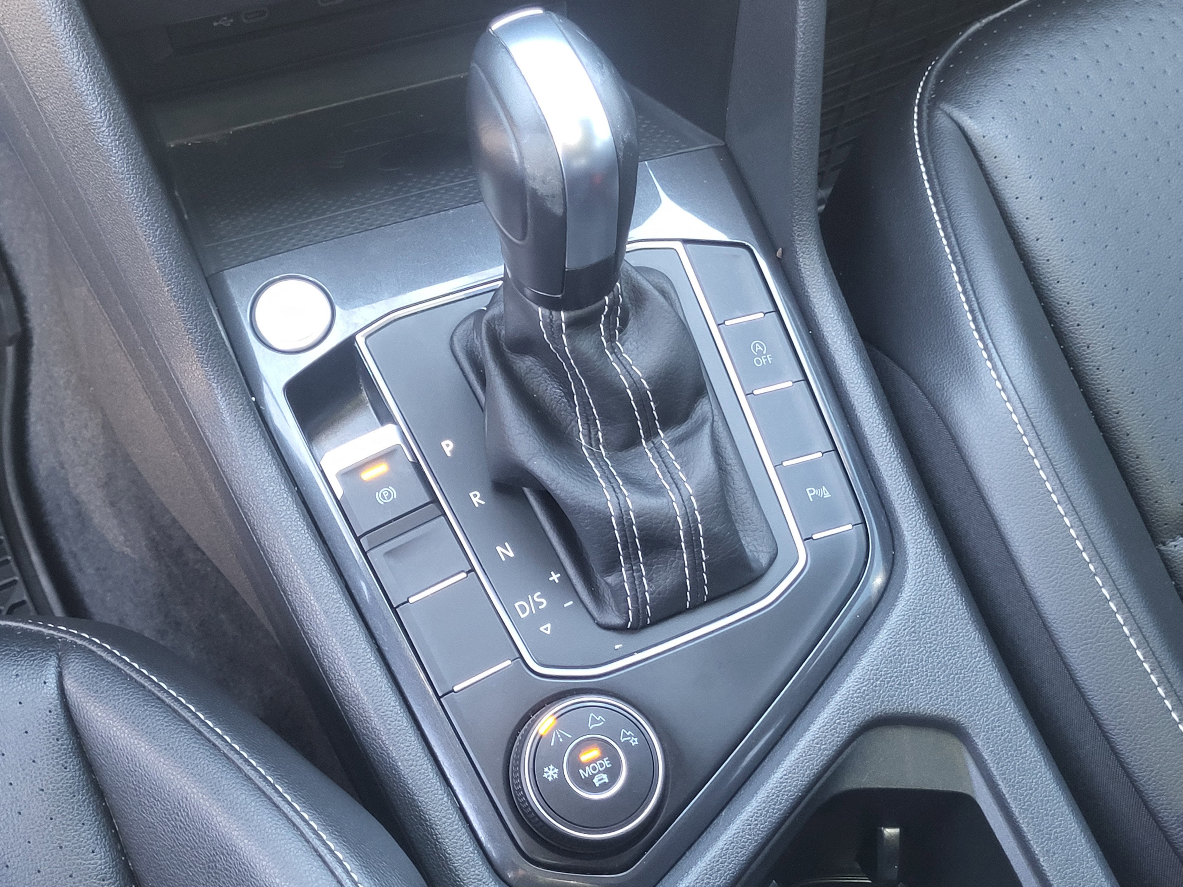 2021 Volkswagen Tiguan 2.0T SE R-Line Black