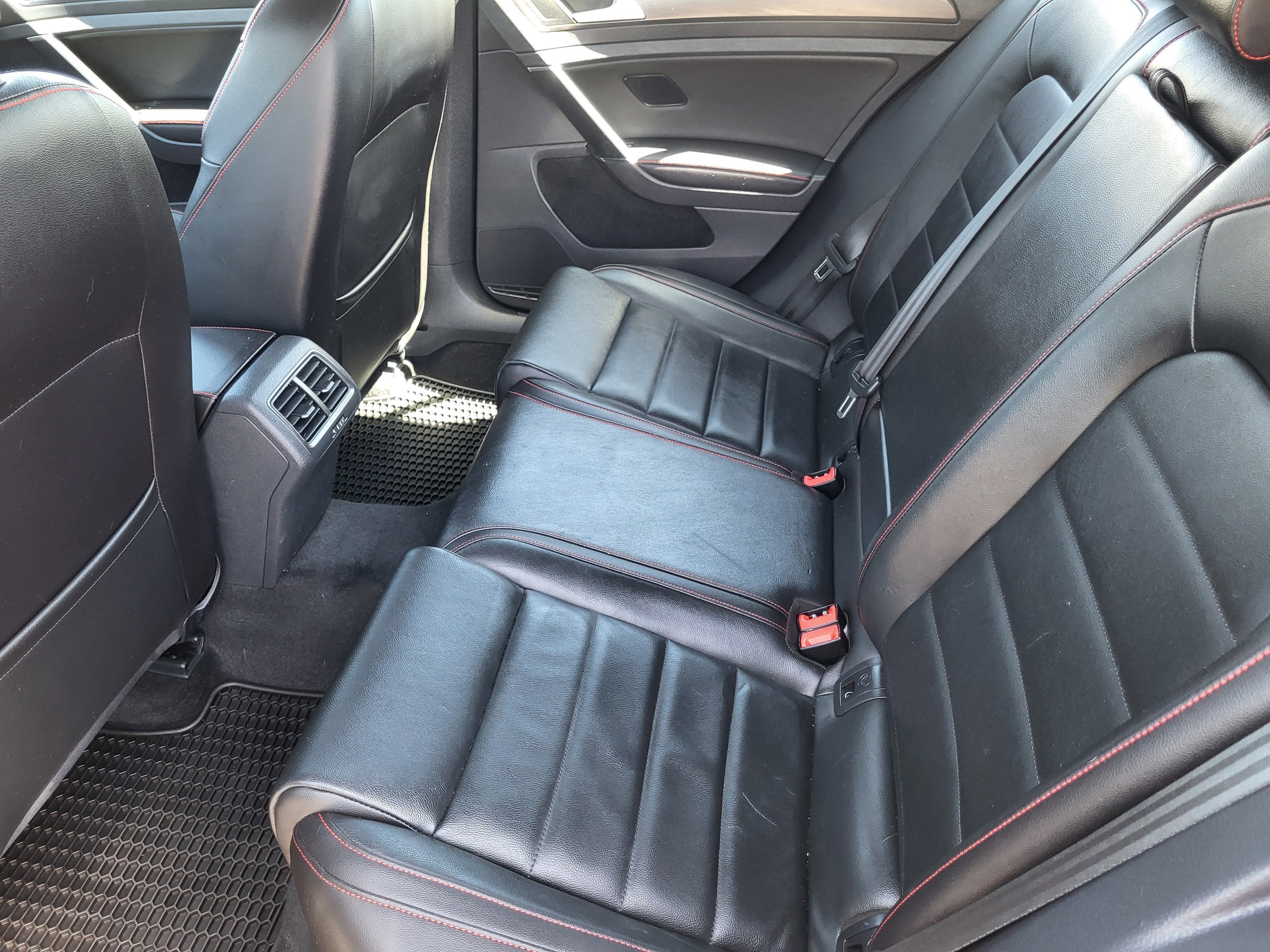2018 Volkswagen Golf GTI 2.0T SE