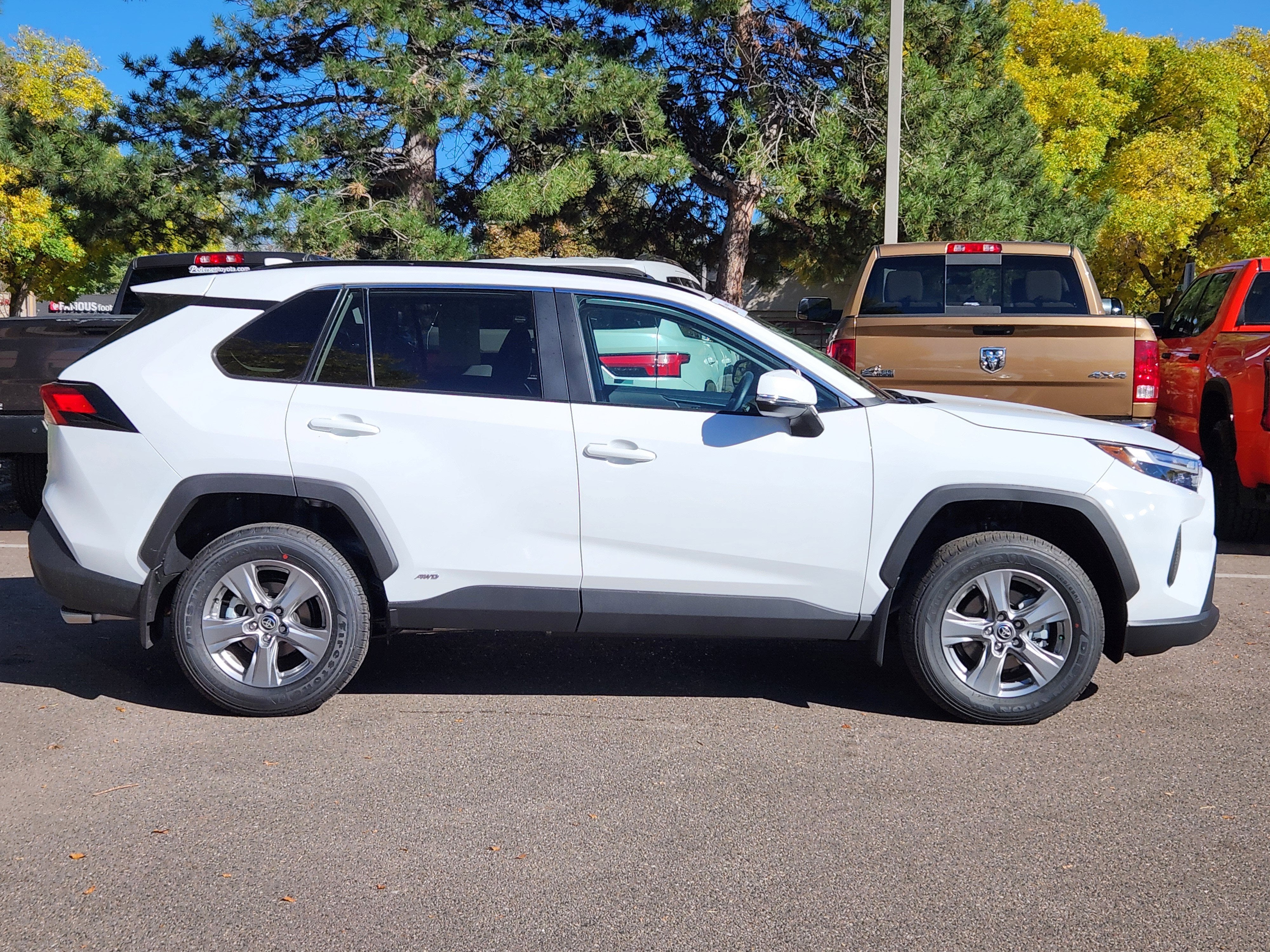 2025 Toyota RAV4 Hybrid XLE XLE