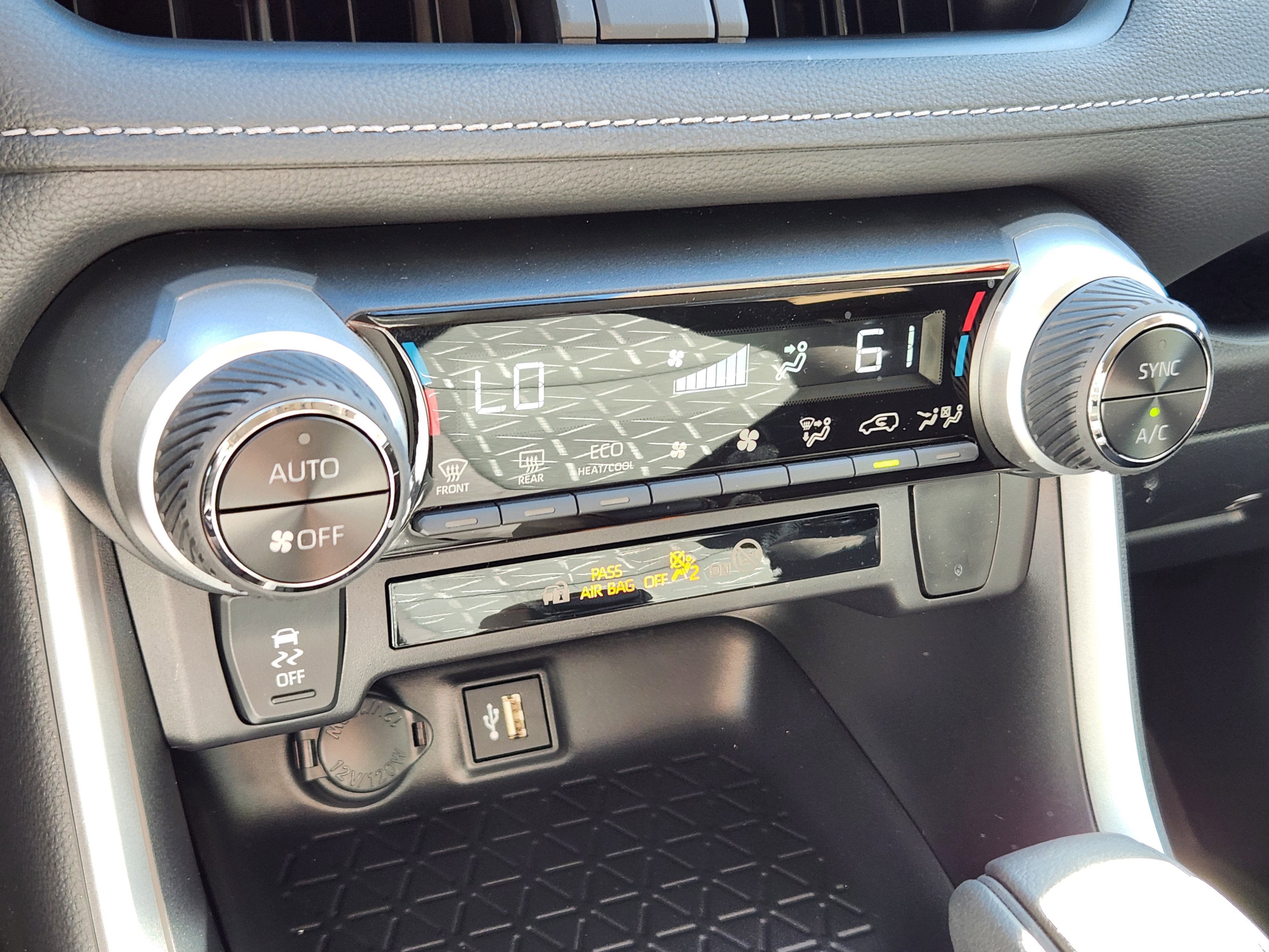 2025 Toyota RAV4 Hybrid XLE XLE