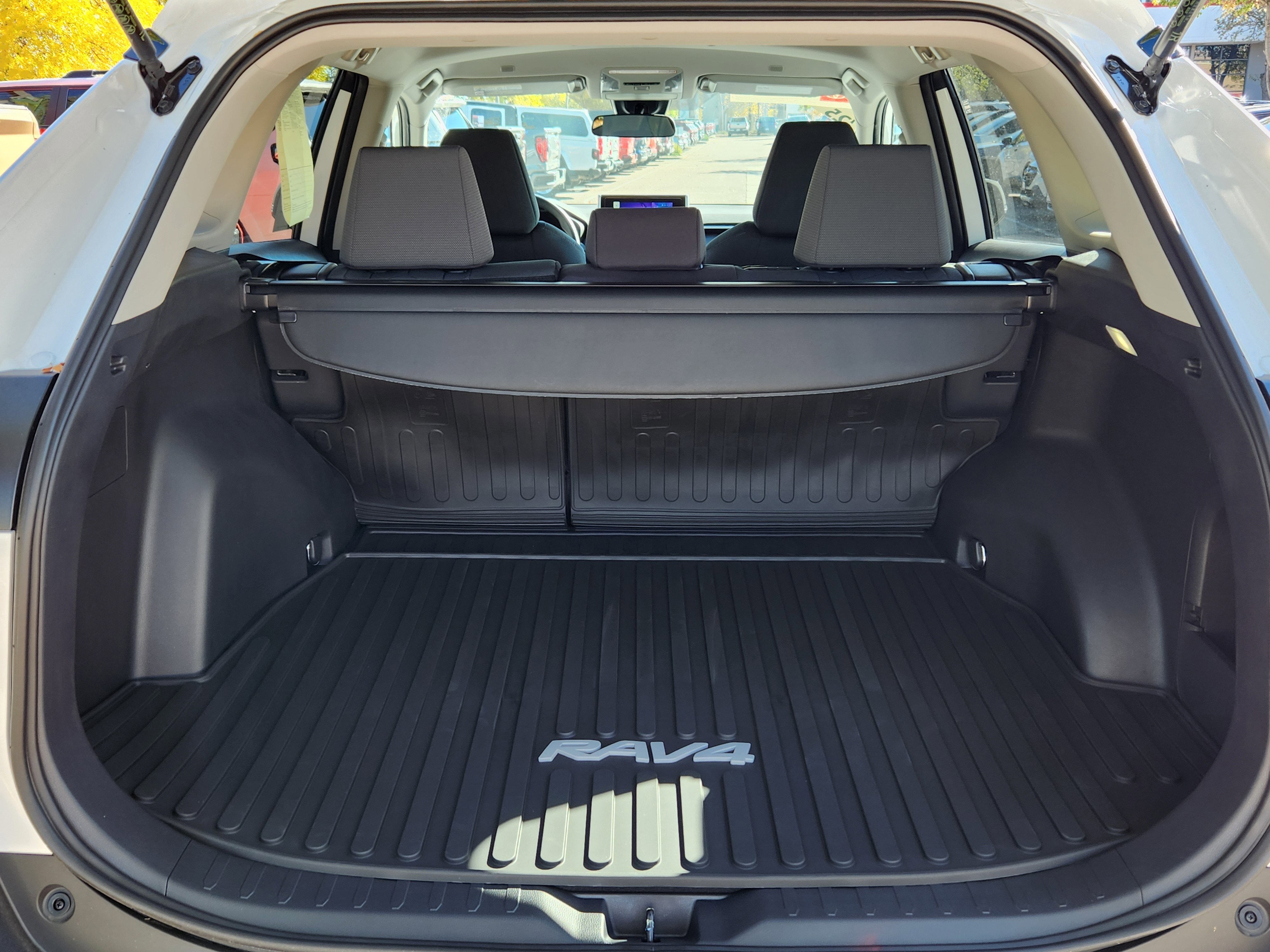 2025 Toyota RAV4 hybrid XLE XLE