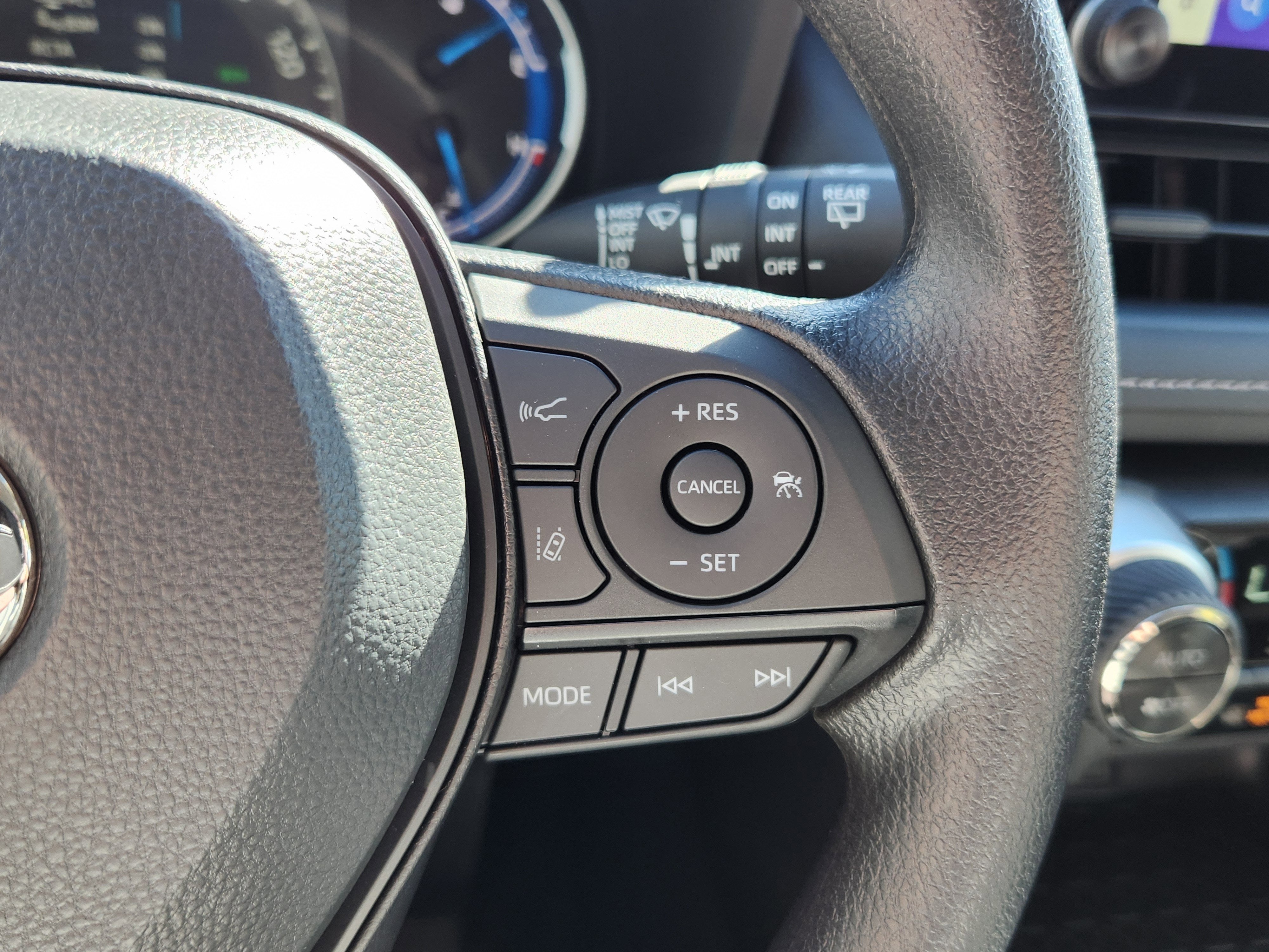 2025 Toyota RAV4 hybrid XLE XLE