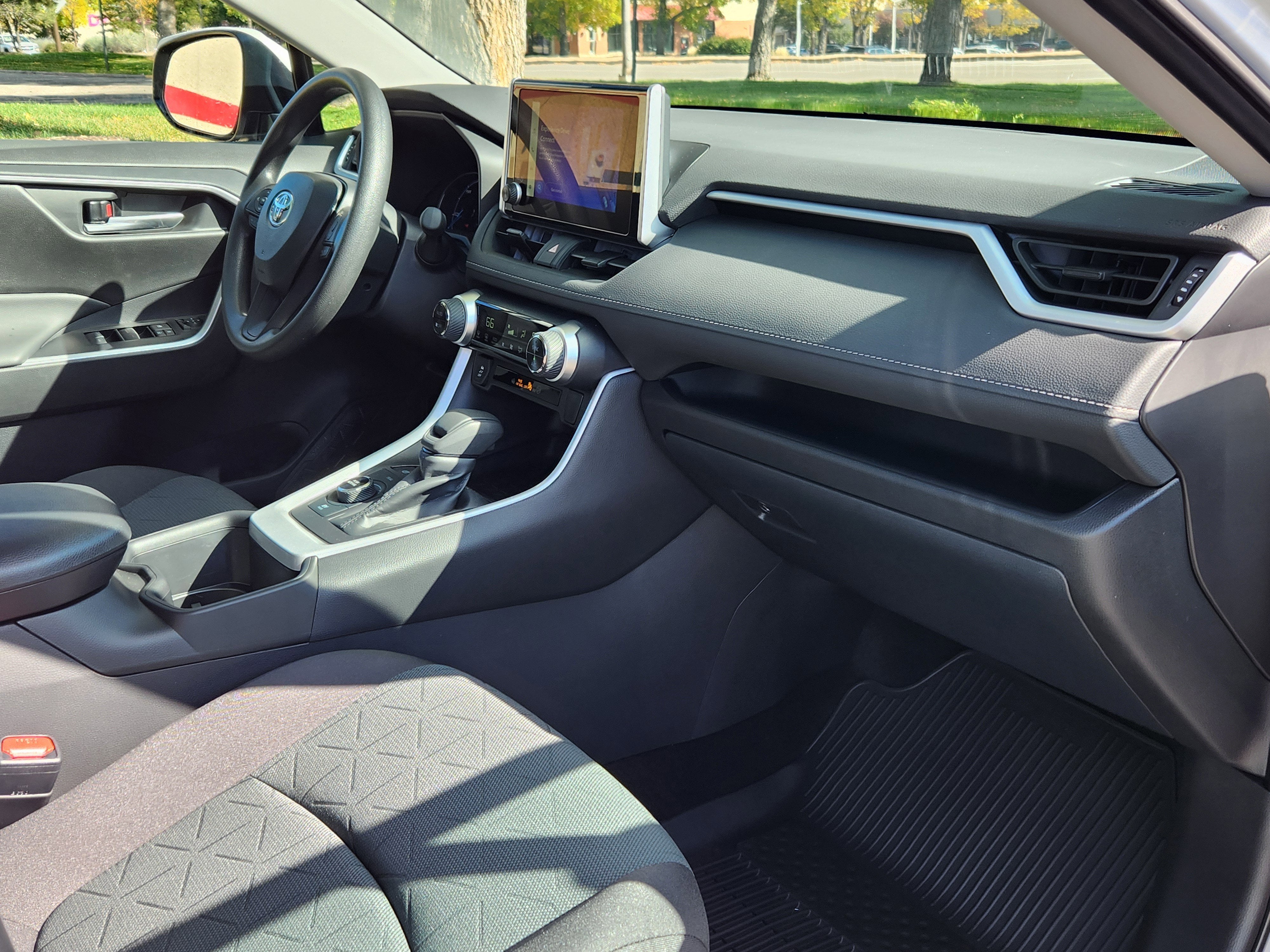 2025 Toyota RAV4 Hybrid XLE XLE