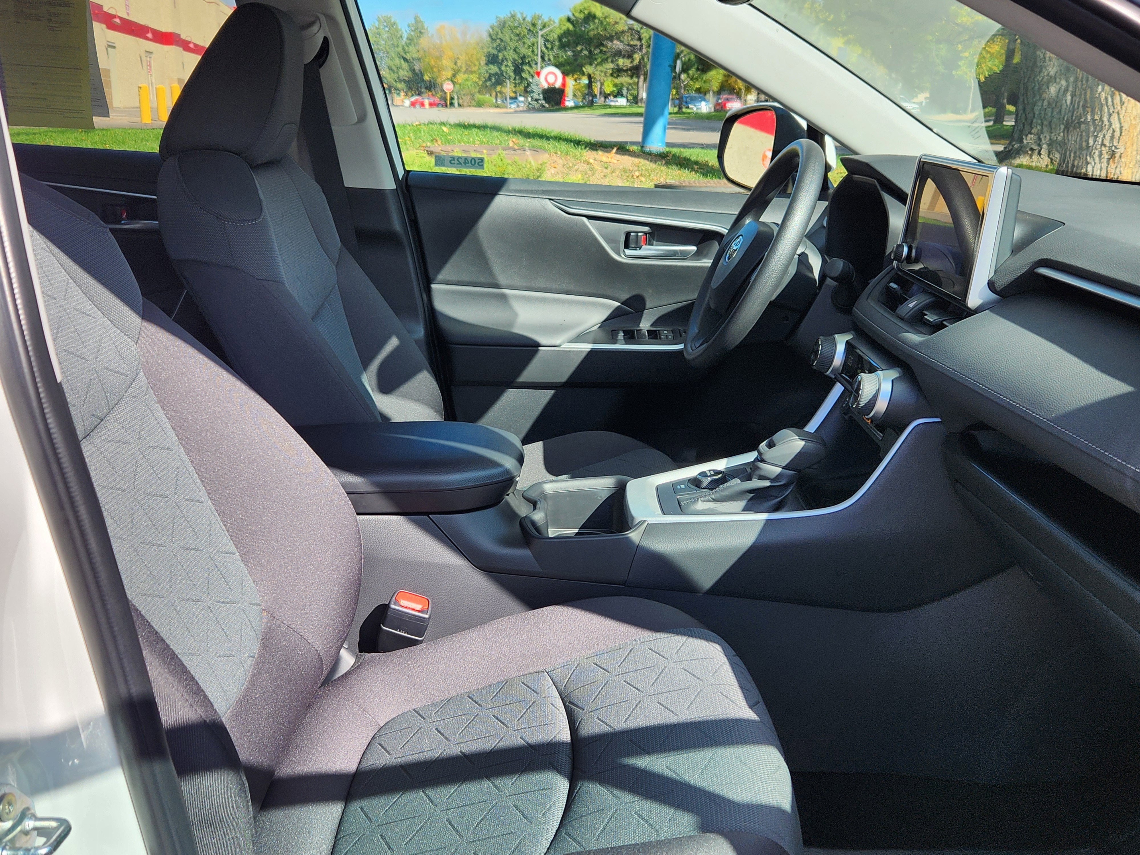 2025 Toyota RAV4 Hybrid XLE XLE