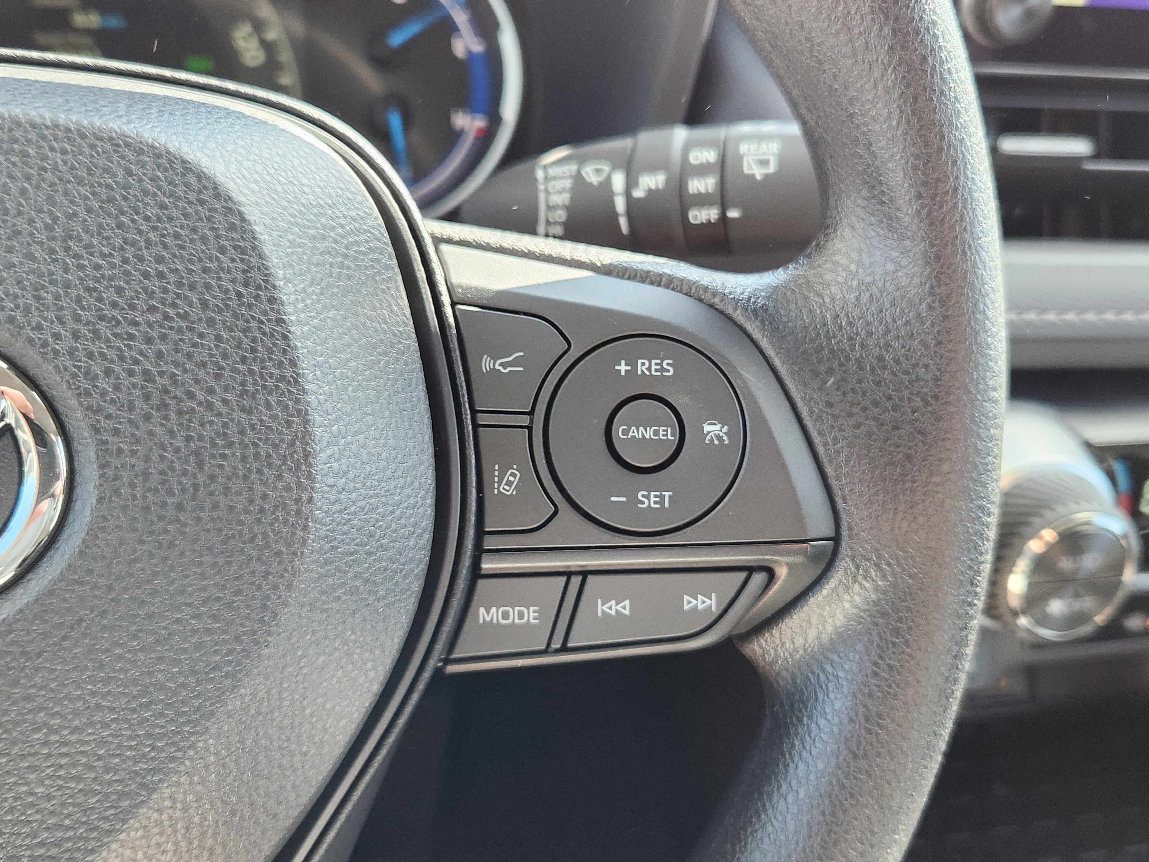 2025 Toyota RAV4 Hybrid XLE XLE