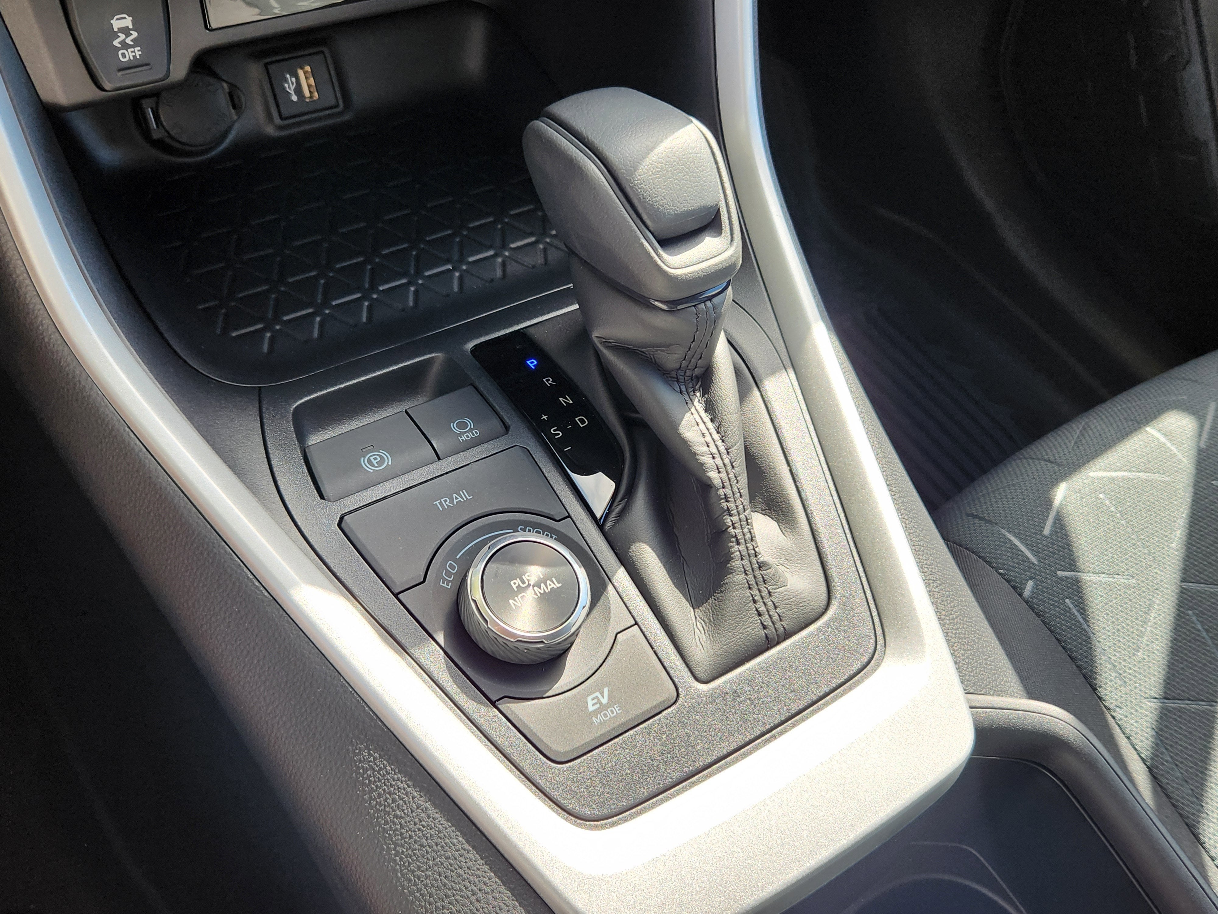 2025 Toyota RAV4 Hybrid XLE XLE