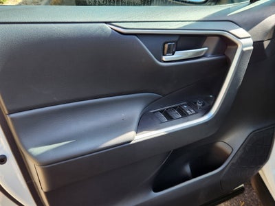 2025 Toyota RAV4 Hybrid XLE XLE