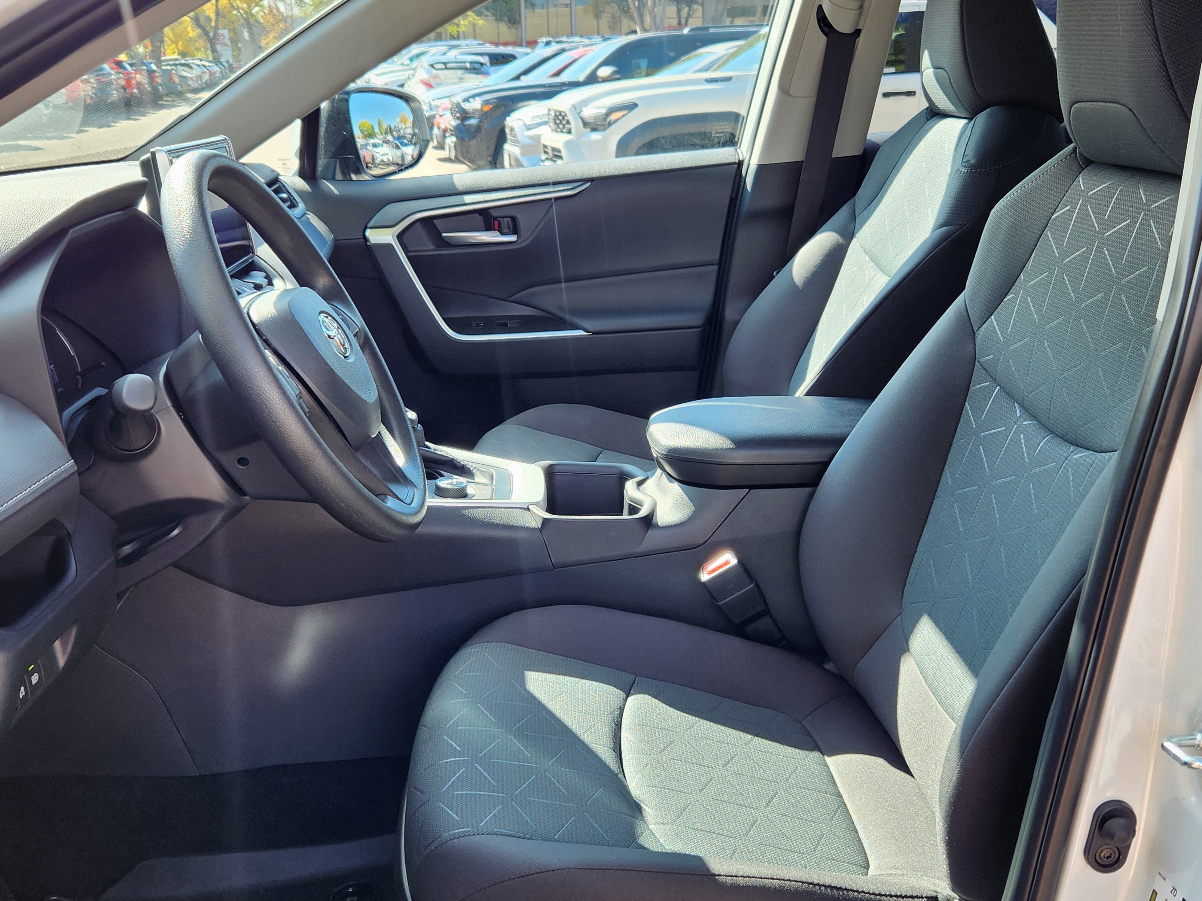 2025 Toyota RAV4 Hybrid XLE XLE