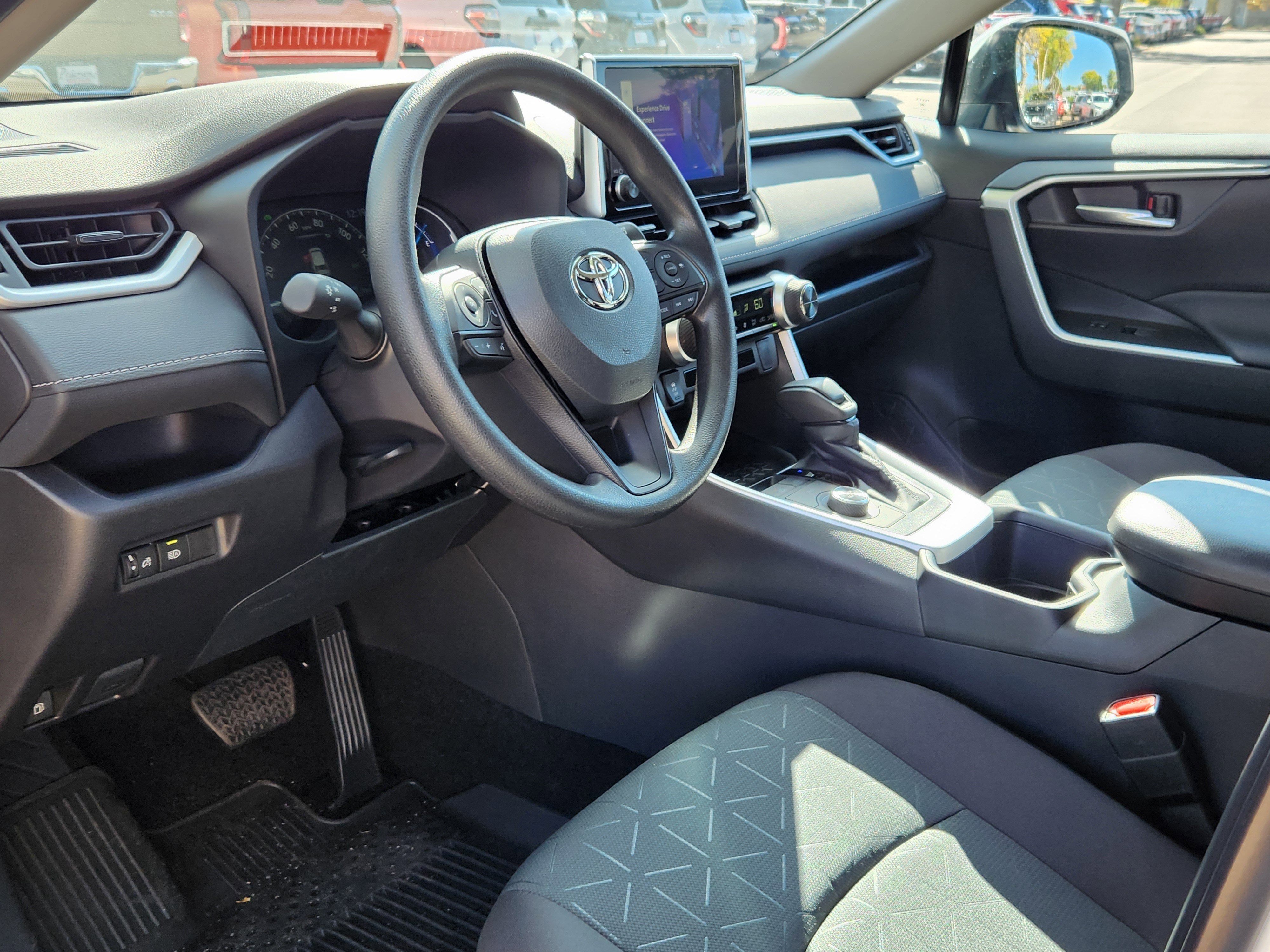 2025 Toyota RAV4 Hybrid XLE XLE