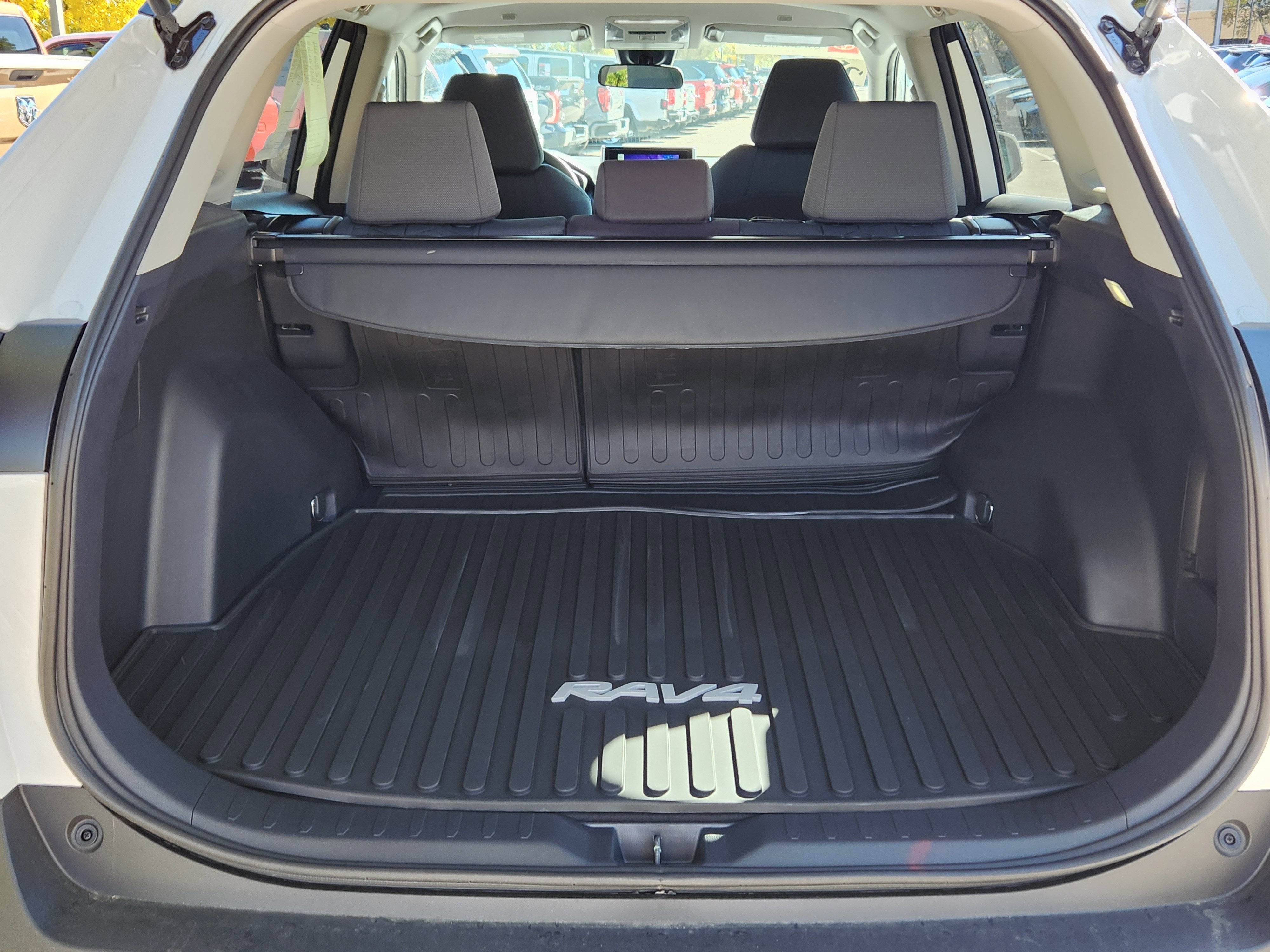 2025 Toyota RAV4 Hybrid XLE XLE