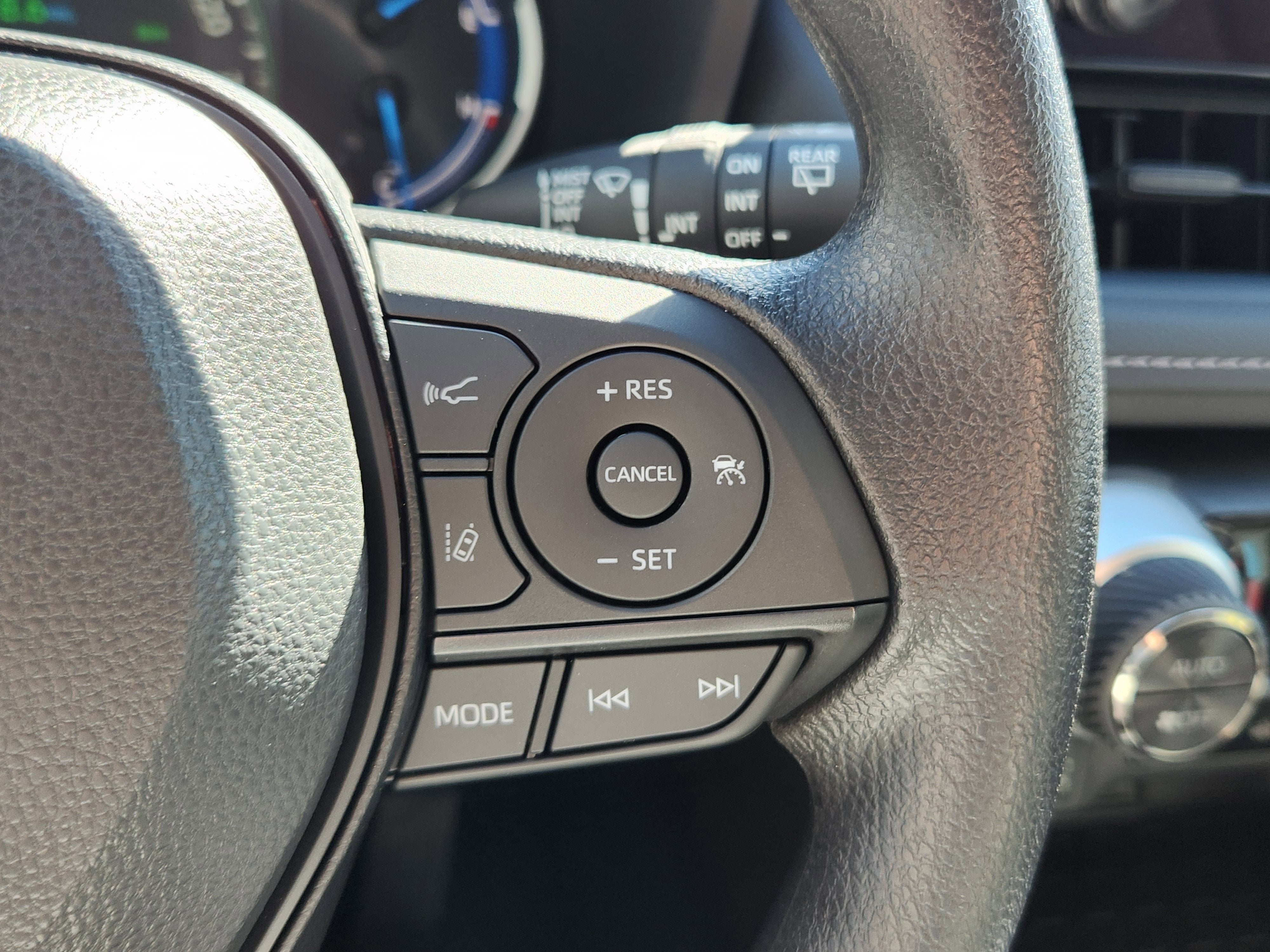 2025 Toyota RAV4 Hybrid XLE XLE