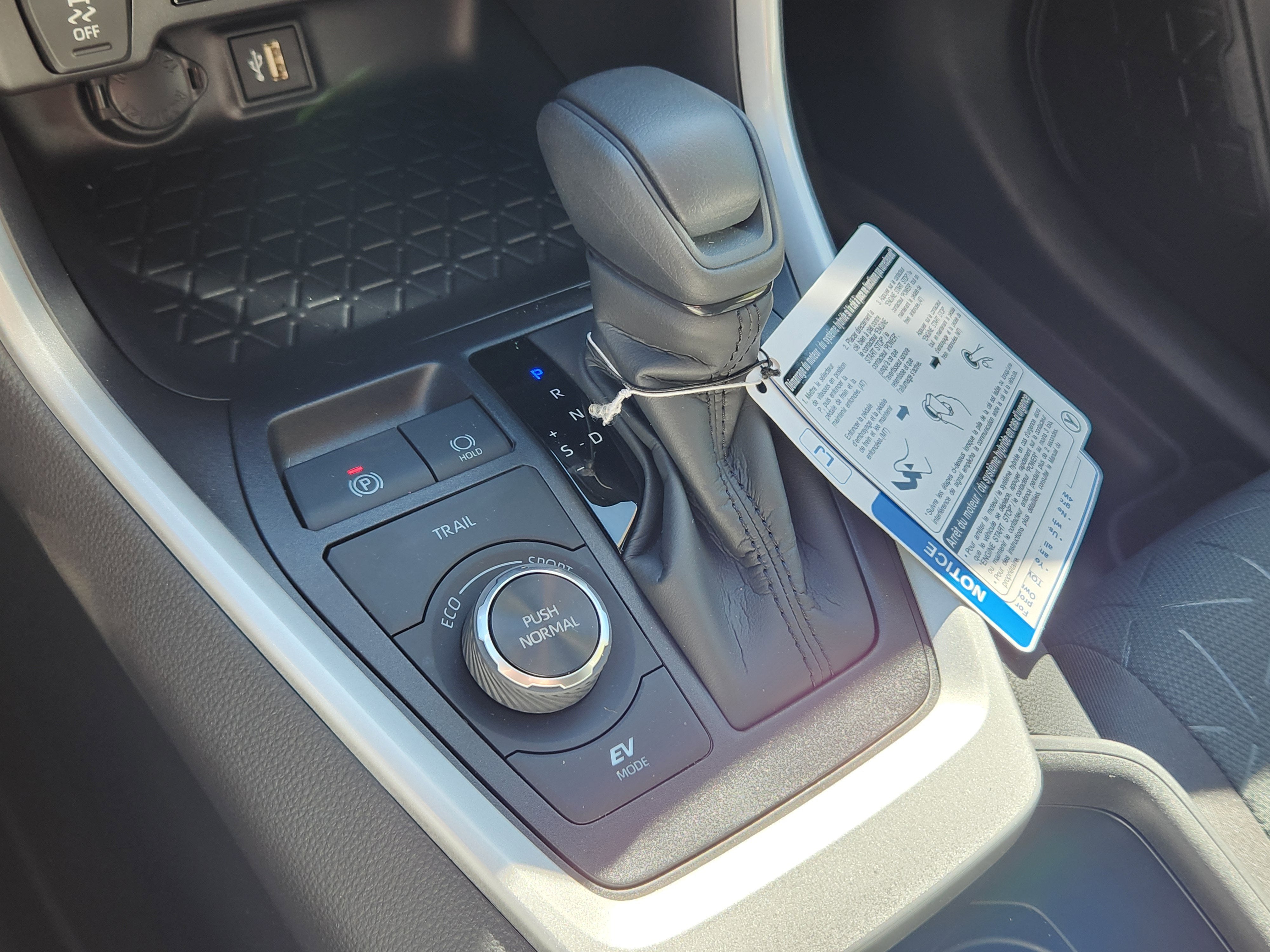 2025 Toyota RAV4 Hybrid XLE XLE