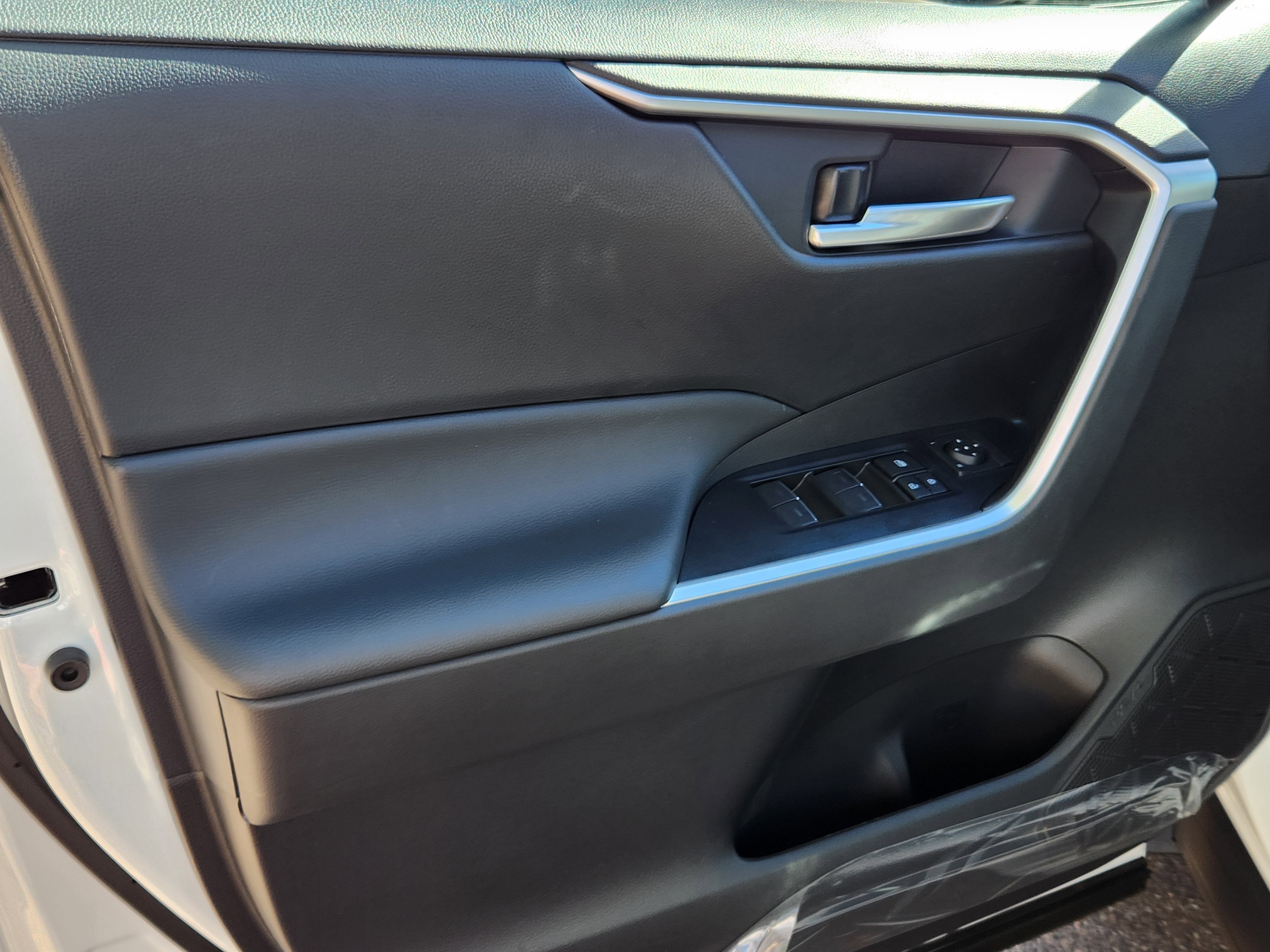 2025 Toyota RAV4 Hybrid XLE XLE