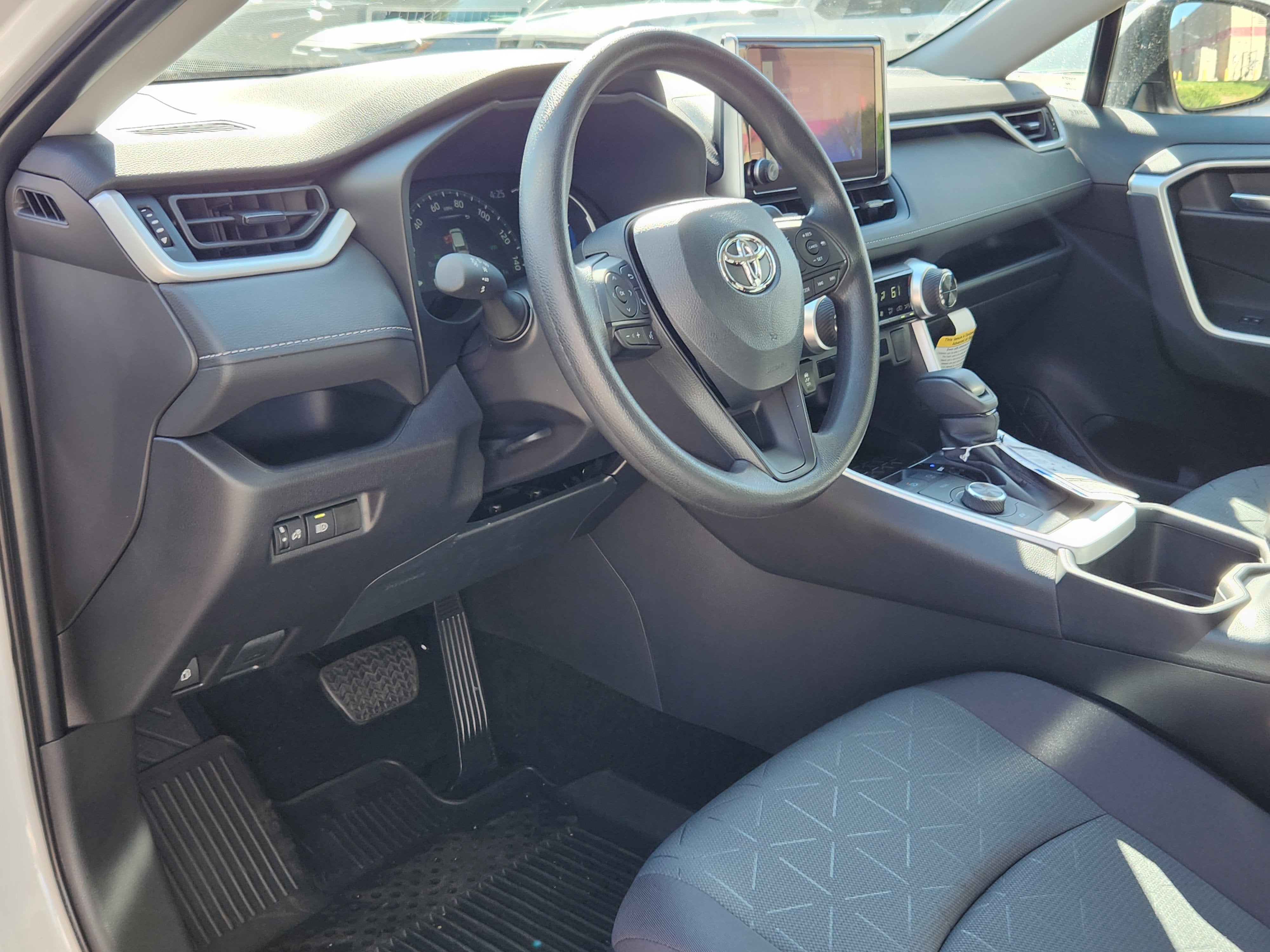 2025 Toyota RAV4 Hybrid XLE XLE