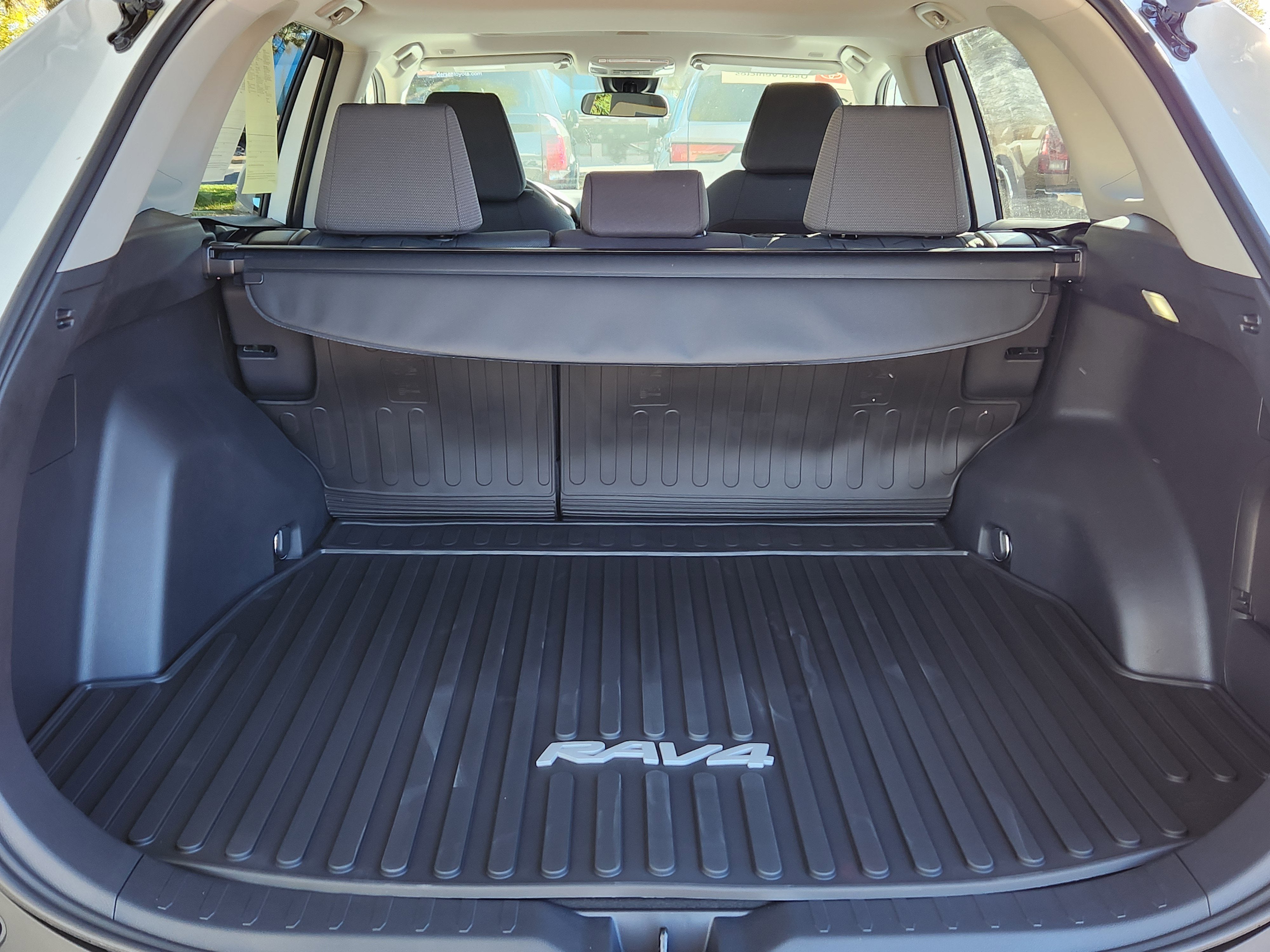 2025 Toyota RAV4 Hybrid XLE XLE