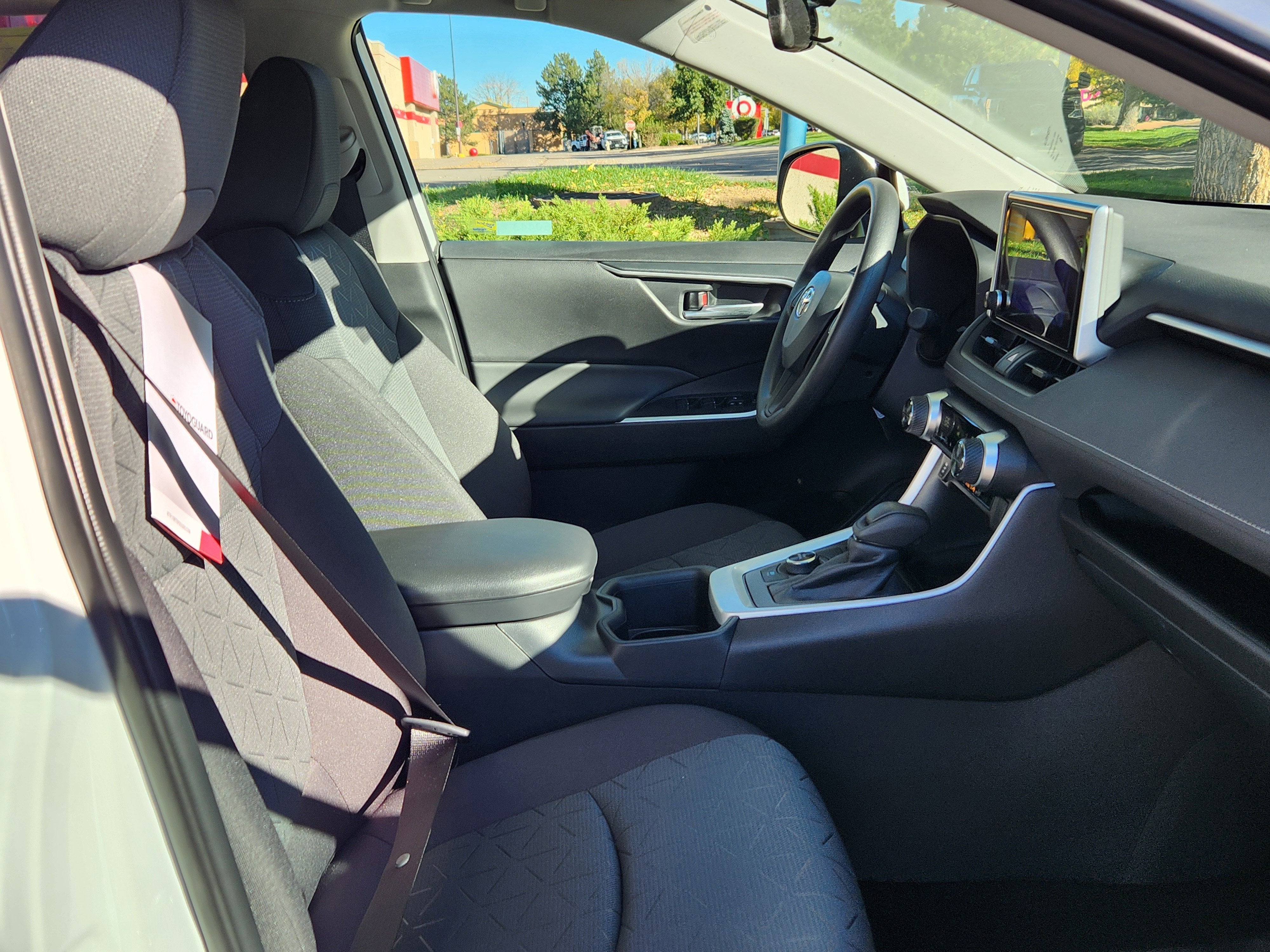 2025 Toyota RAV4 Hybrid XLE XLE