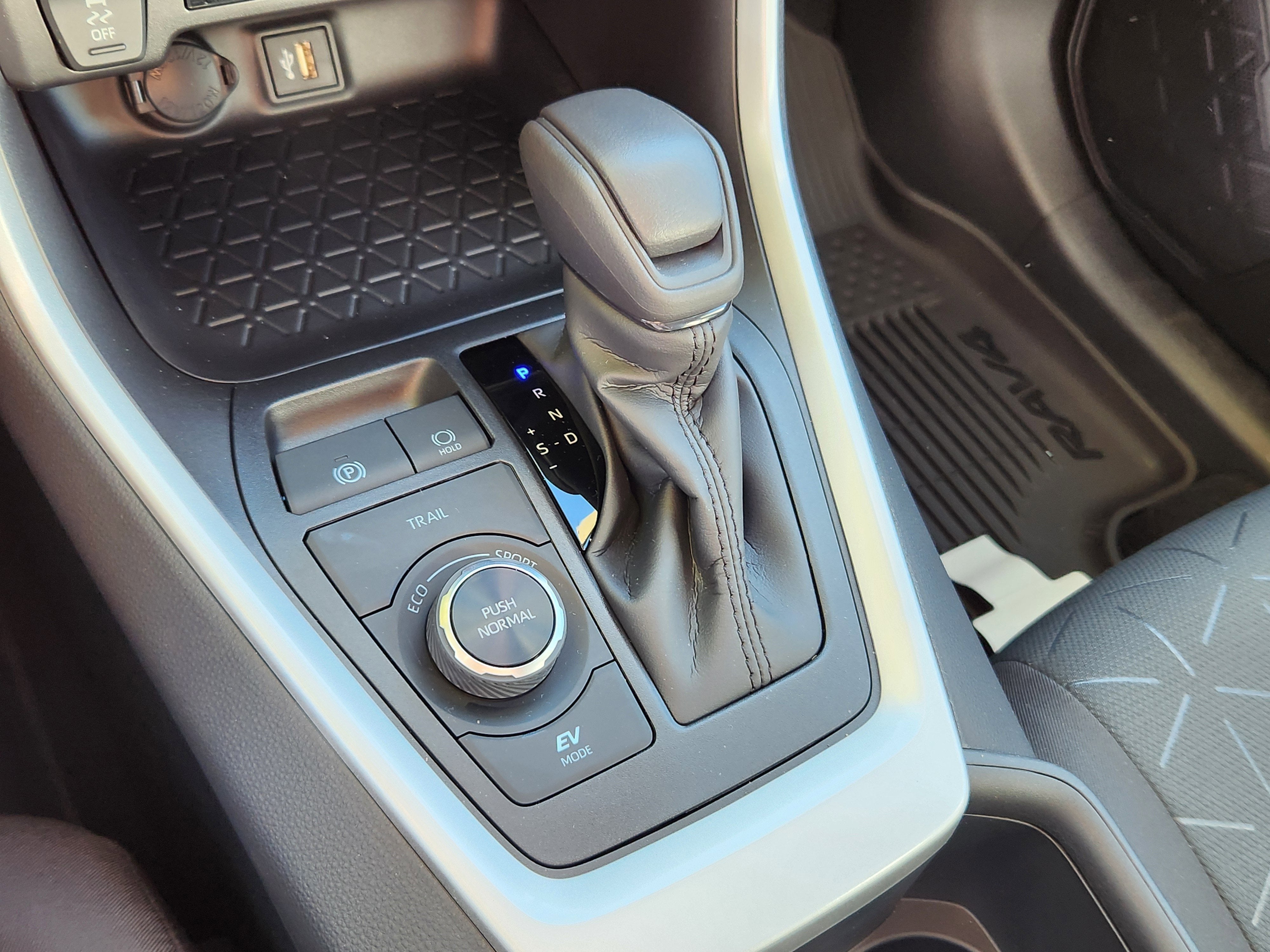 2025 Toyota RAV4 Hybrid XLE XLE