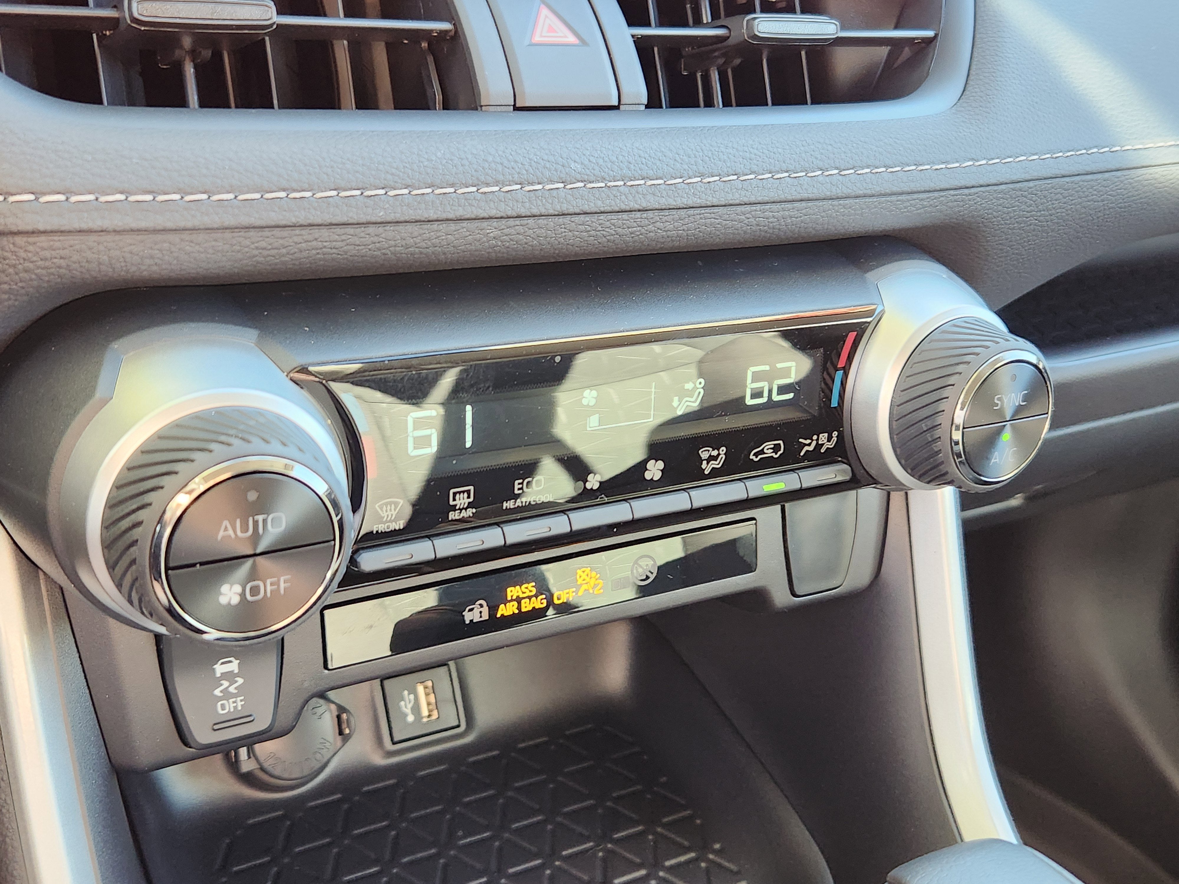 2025 Toyota RAV4 Hybrid XLE XLE